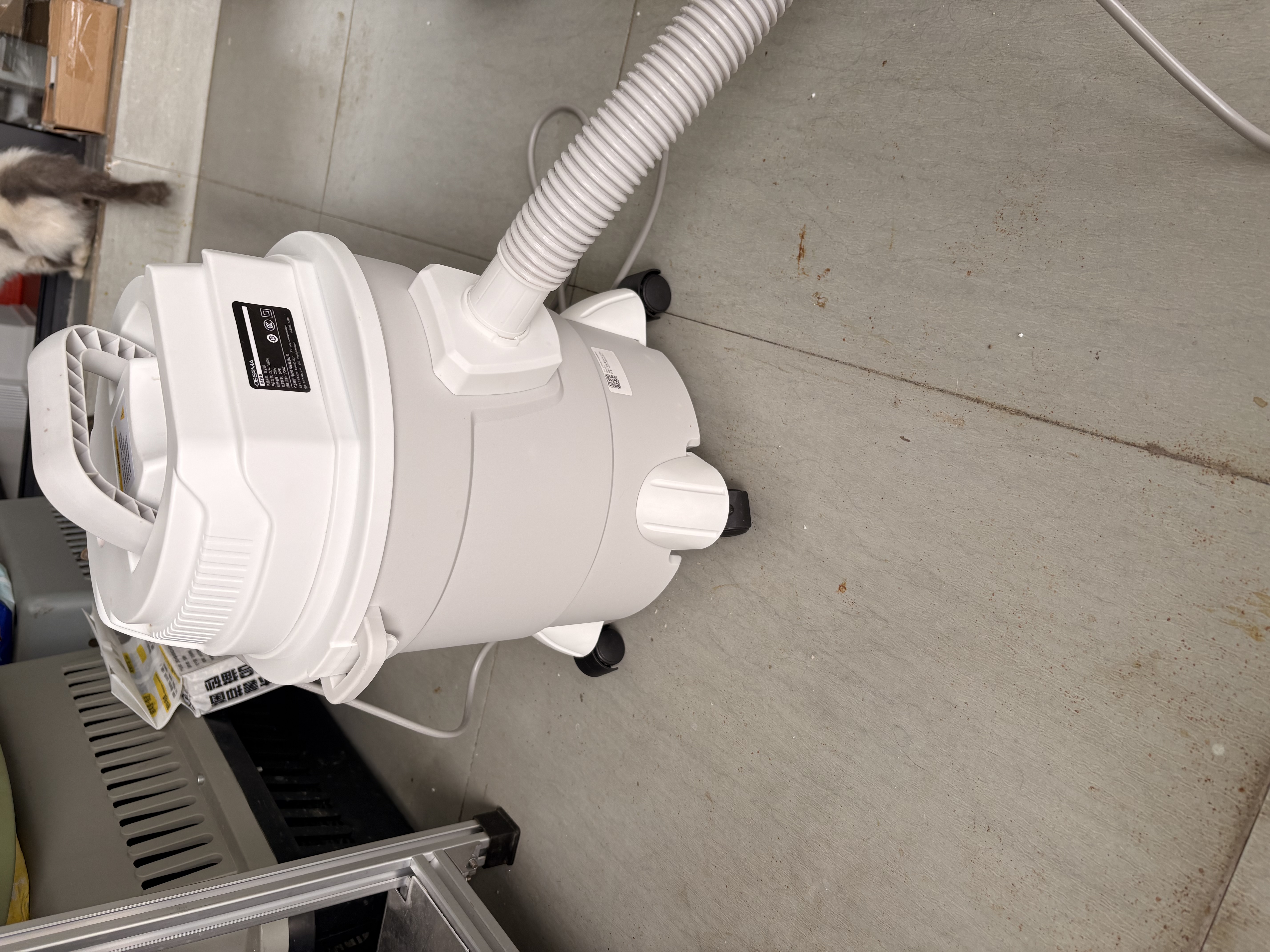 德尔玛（Deerma）TJ700S 桶式吸尘器 开荒装修院子吹灰 家用商用 1200W大功率 3用吸头 实拍图