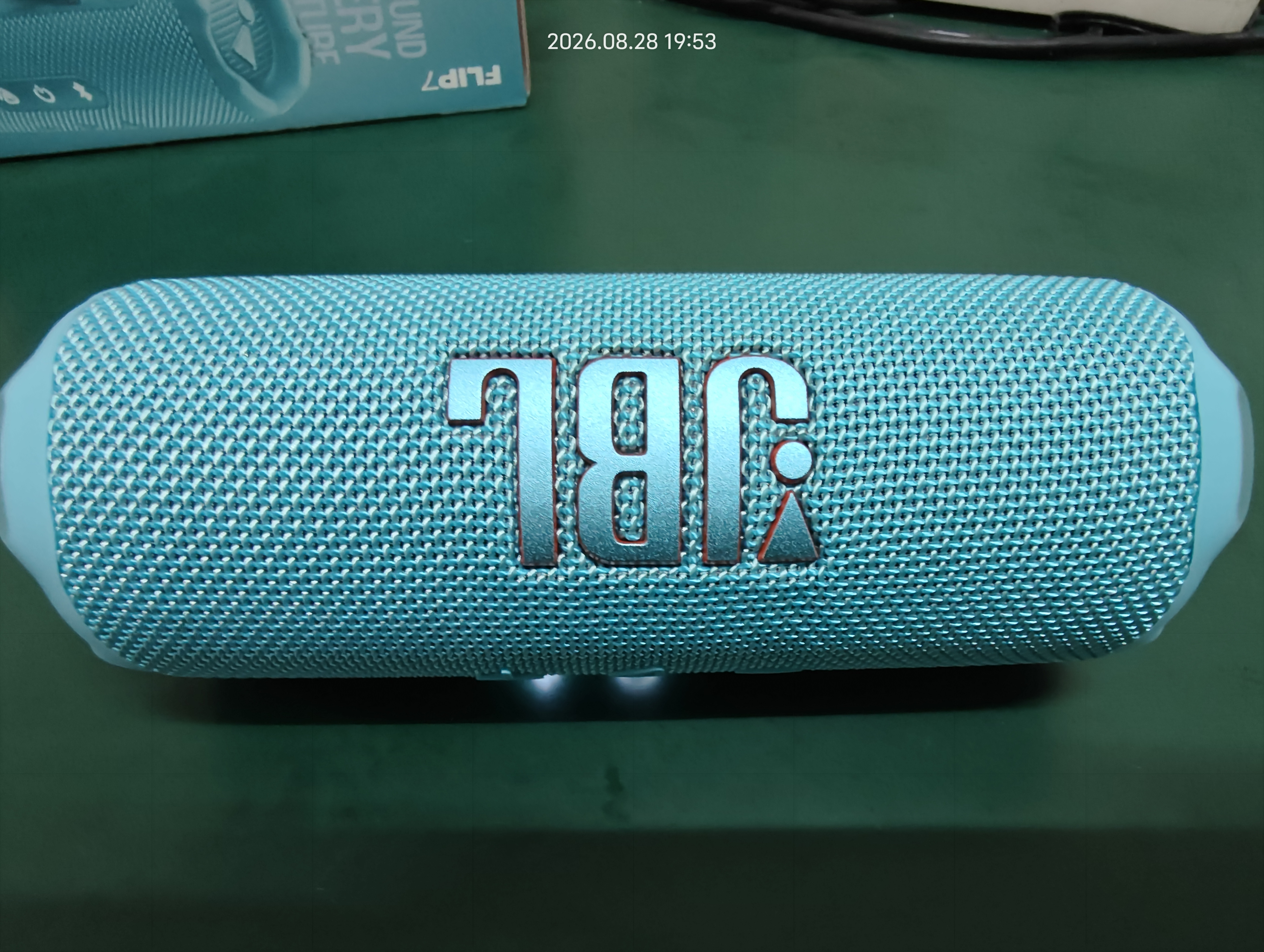 JBL FLIP7 音乐万花筒七代 便携式蓝牙音箱 防水防尘音响 多台串联 赛道扬声器 送朋友礼物 天蓝色 实拍图