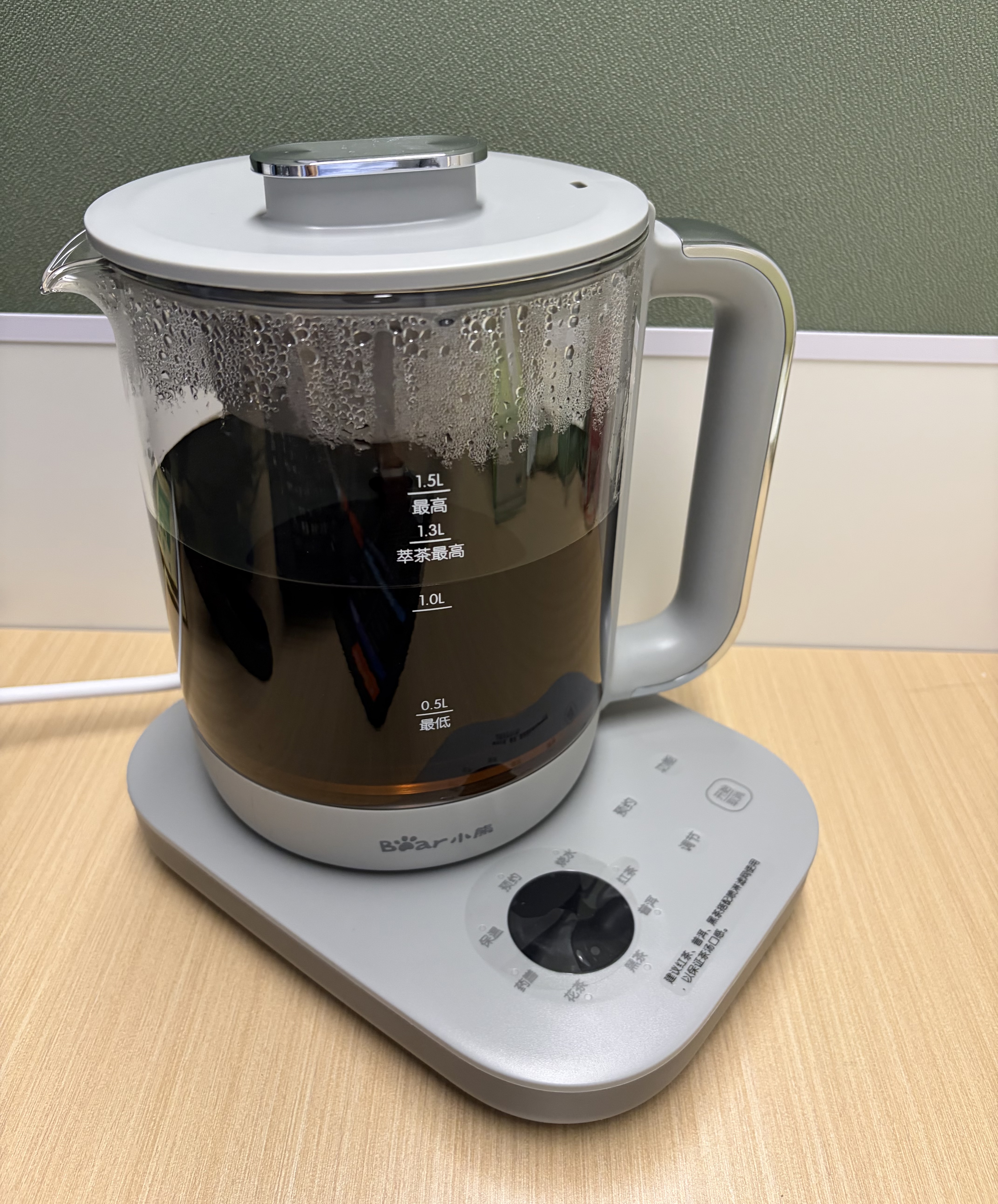 小熊（Bear）纯钛养生壶 喷淋式煮茶器 煮茶壶0胶水 1.5L大容量 办公室保温一体泡茶热水壶 2026新款 ZCQ-K15J3 实拍图