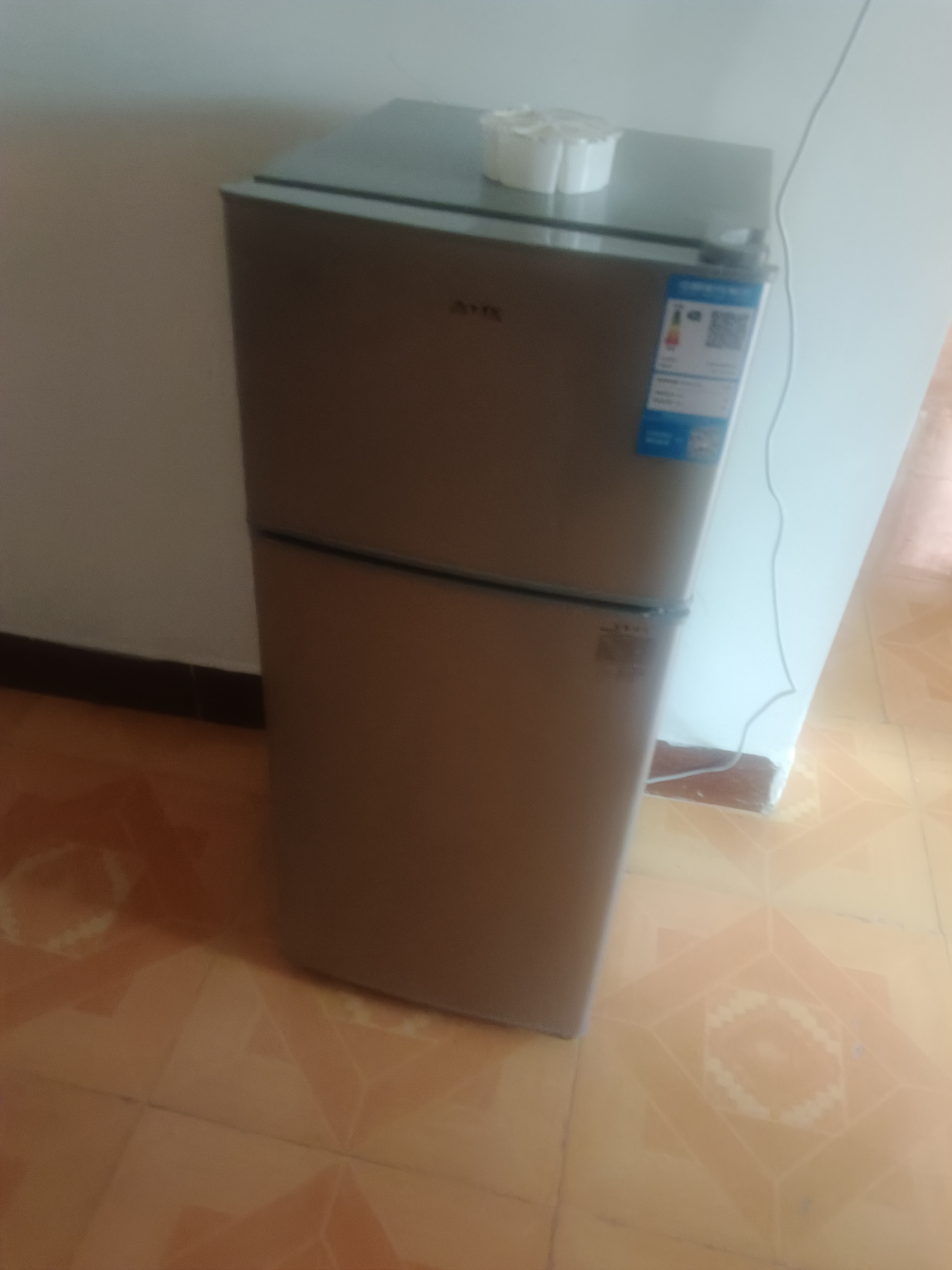 奥克斯（AUX）小冰箱家用小型迷你冷藏冷冻两用出租房宿舍用节能省电寝室办公室电冰箱 【净化去味】186银色【一级能效 铜管速冷】70L 实拍图