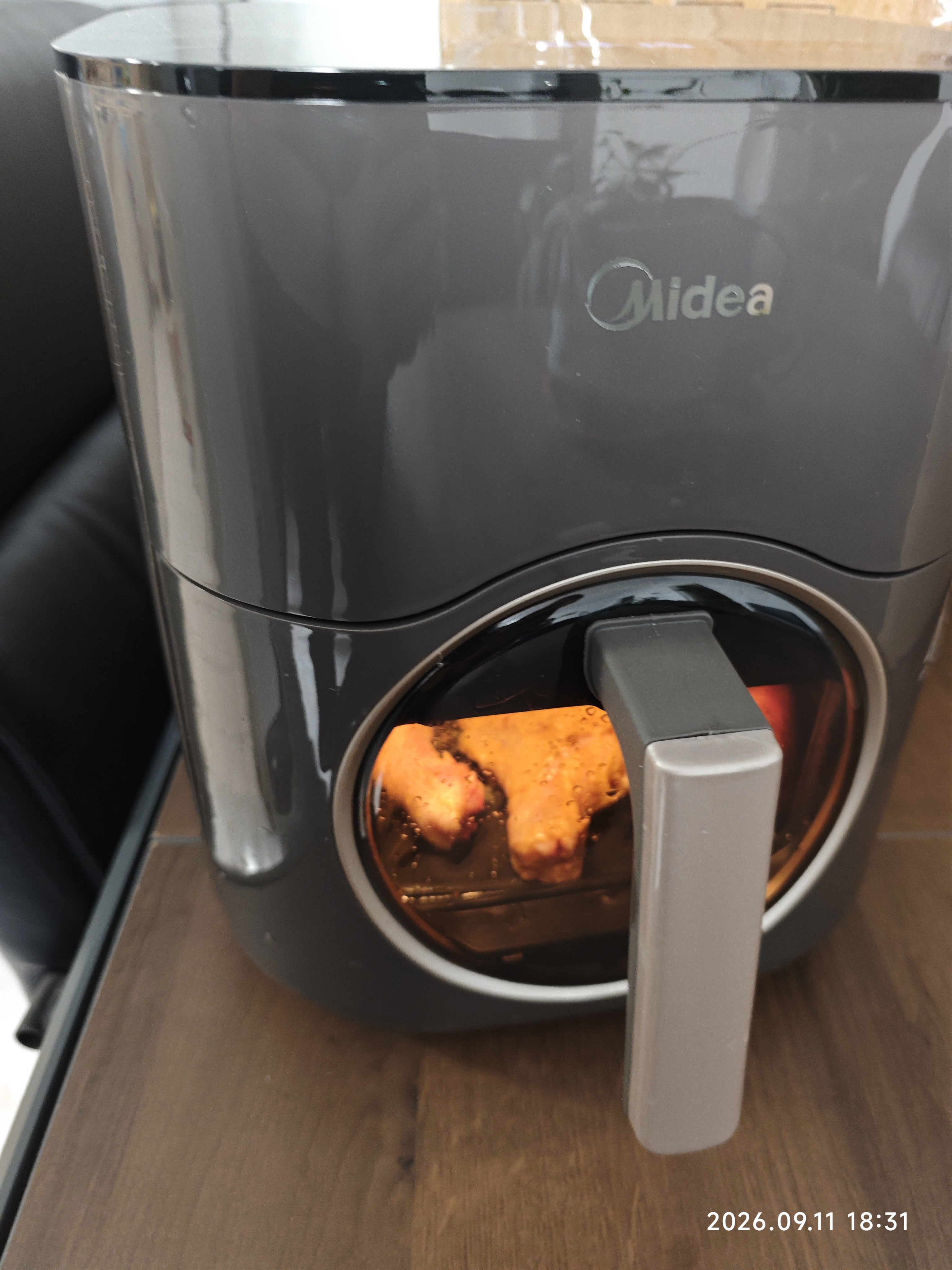 美的（Midea）炎烤空气炸锅家用小型6L大容量双热源蒸烤一体智能可视免翻面烤箱空气电炸锅新款京东自营KZC6053 实拍图