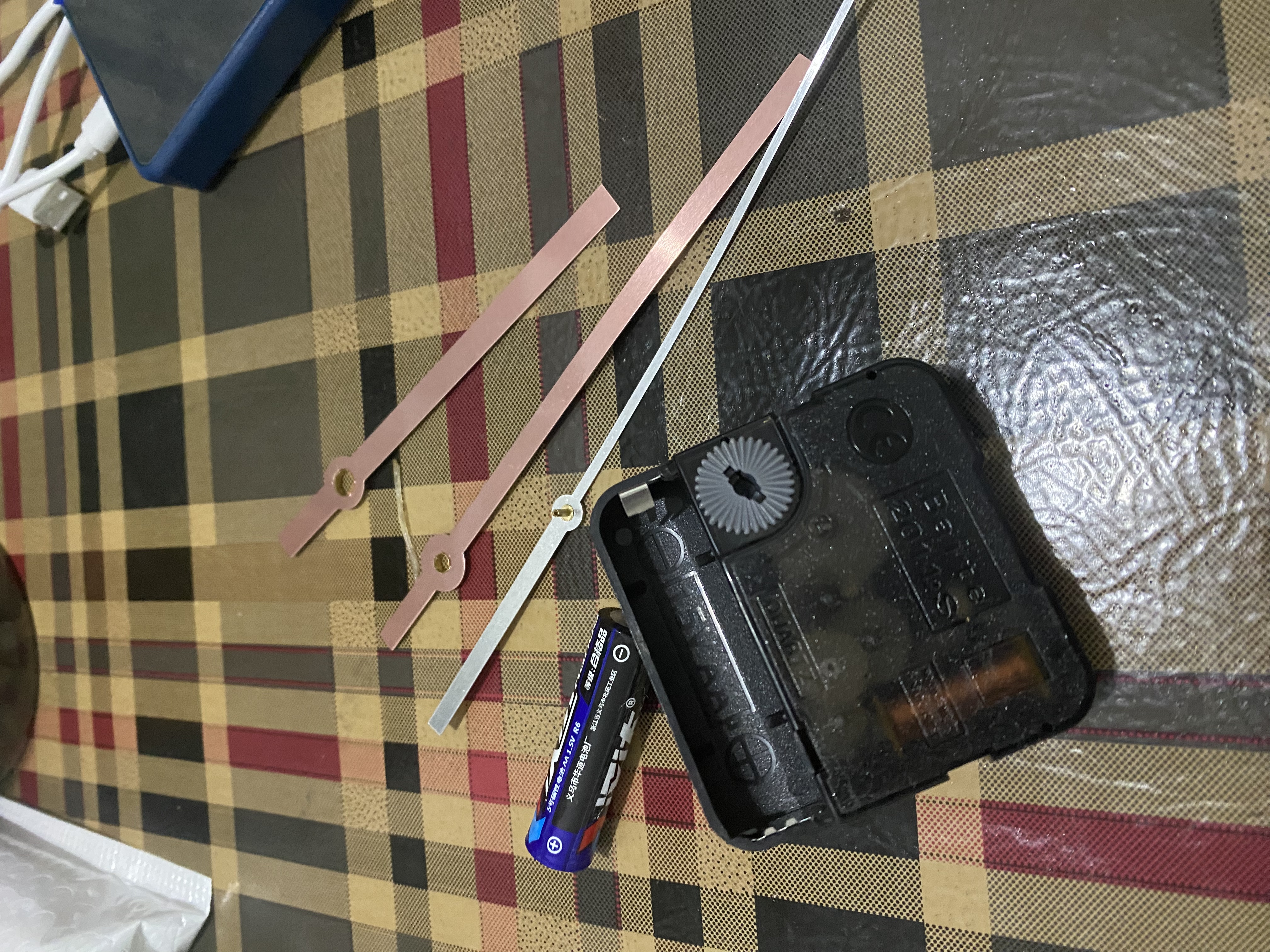 智能机芯电波机芯自动对时钟表芯挂钟通用静音十字绣DIY石英钟芯 瑞士品牌机芯-大号金针 实拍图