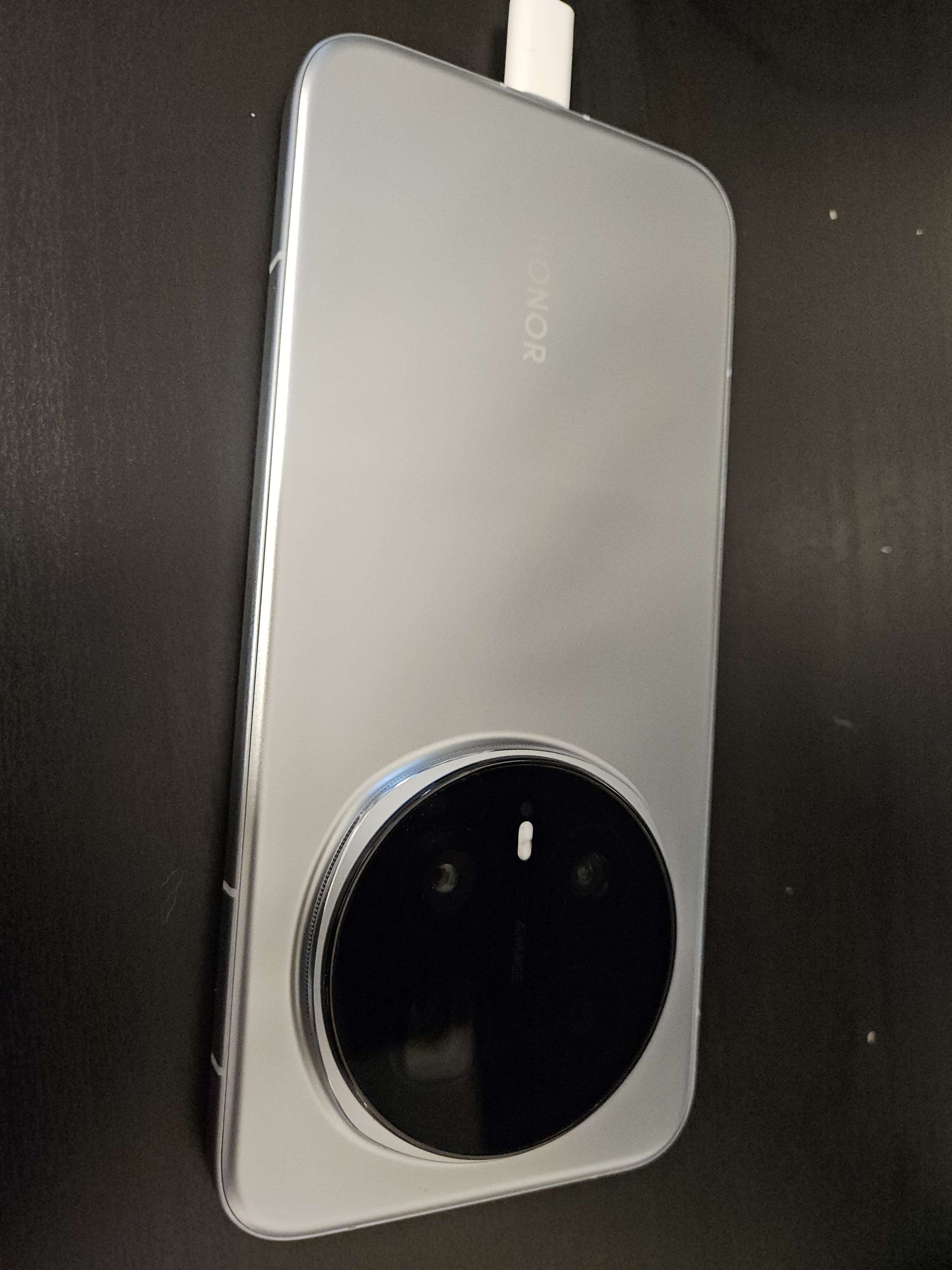 荣耀Magic8 Pro 16+1TB 天青色 第五代骁龙8至尊版 2亿超夜神长焦 双3D解锁 谢霆锋同款 5G AI手机 实拍图