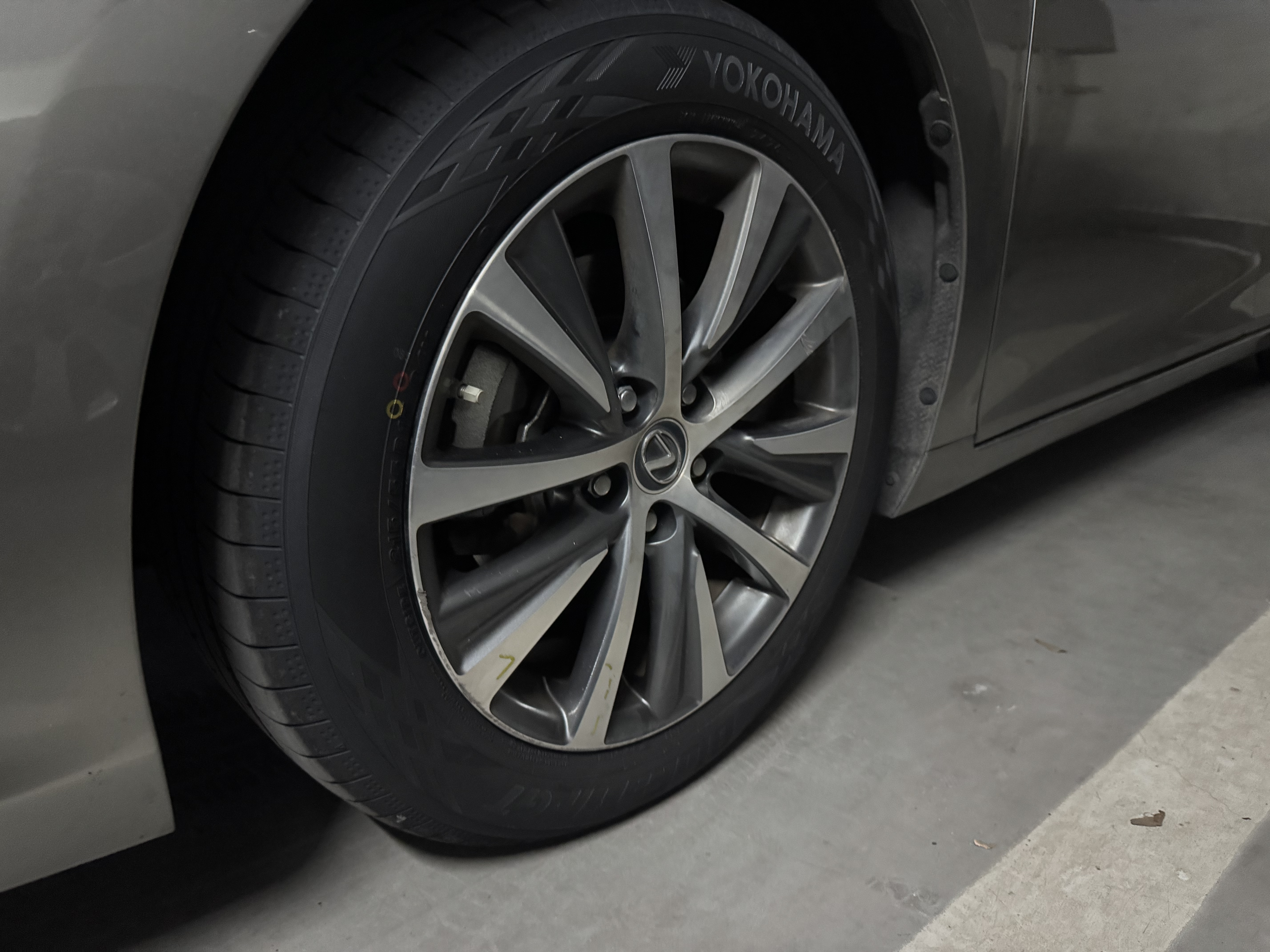 优科豪马横滨汽车轮胎  215/55R17 94V  AE51B 原配 凯美瑞/亚洲龙 实拍图