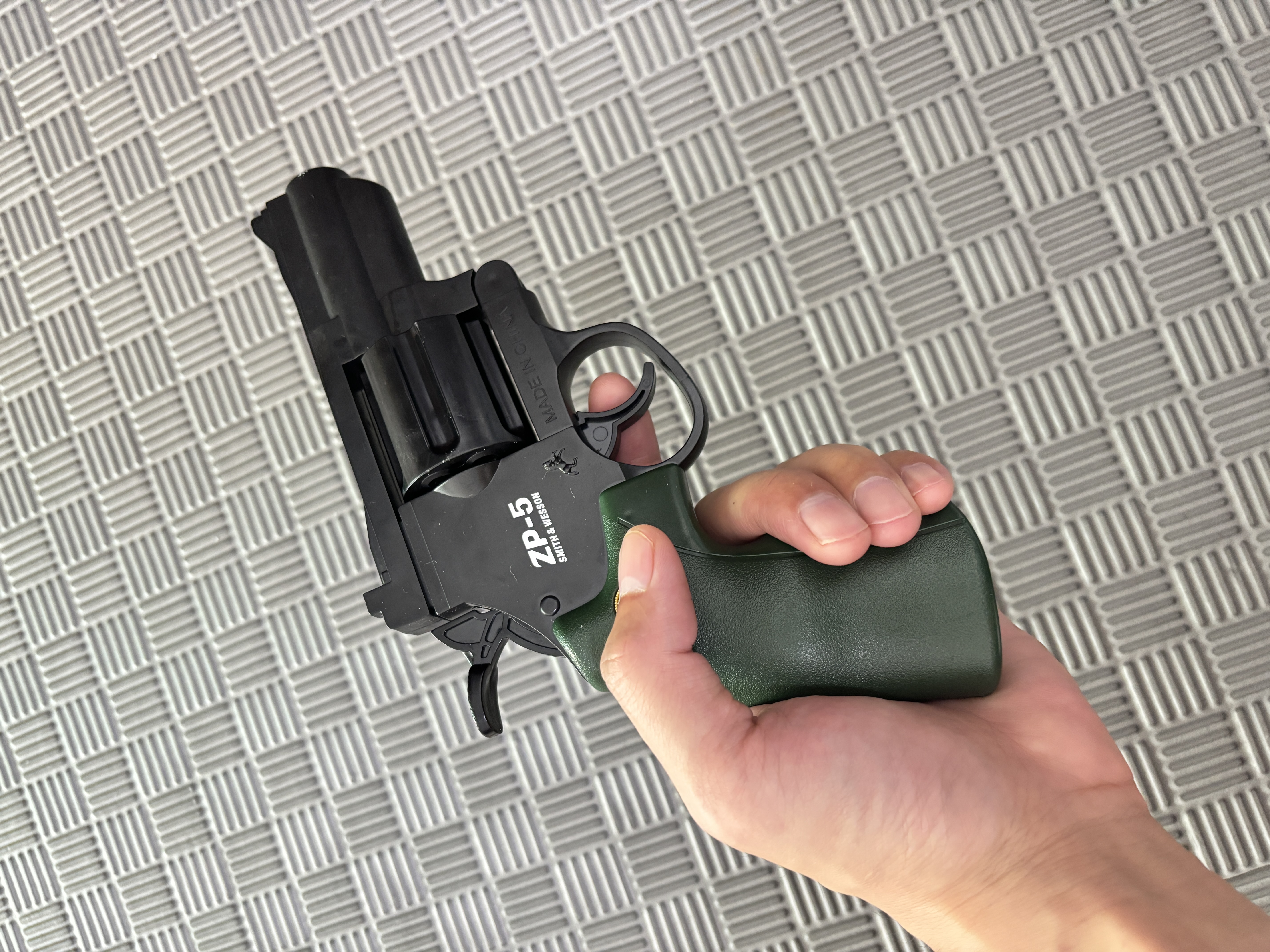 途象 儿童玩具枪军绿ZP-5左轮手枪发射器机械联动软弹枪玩具男孩礼物 实拍图