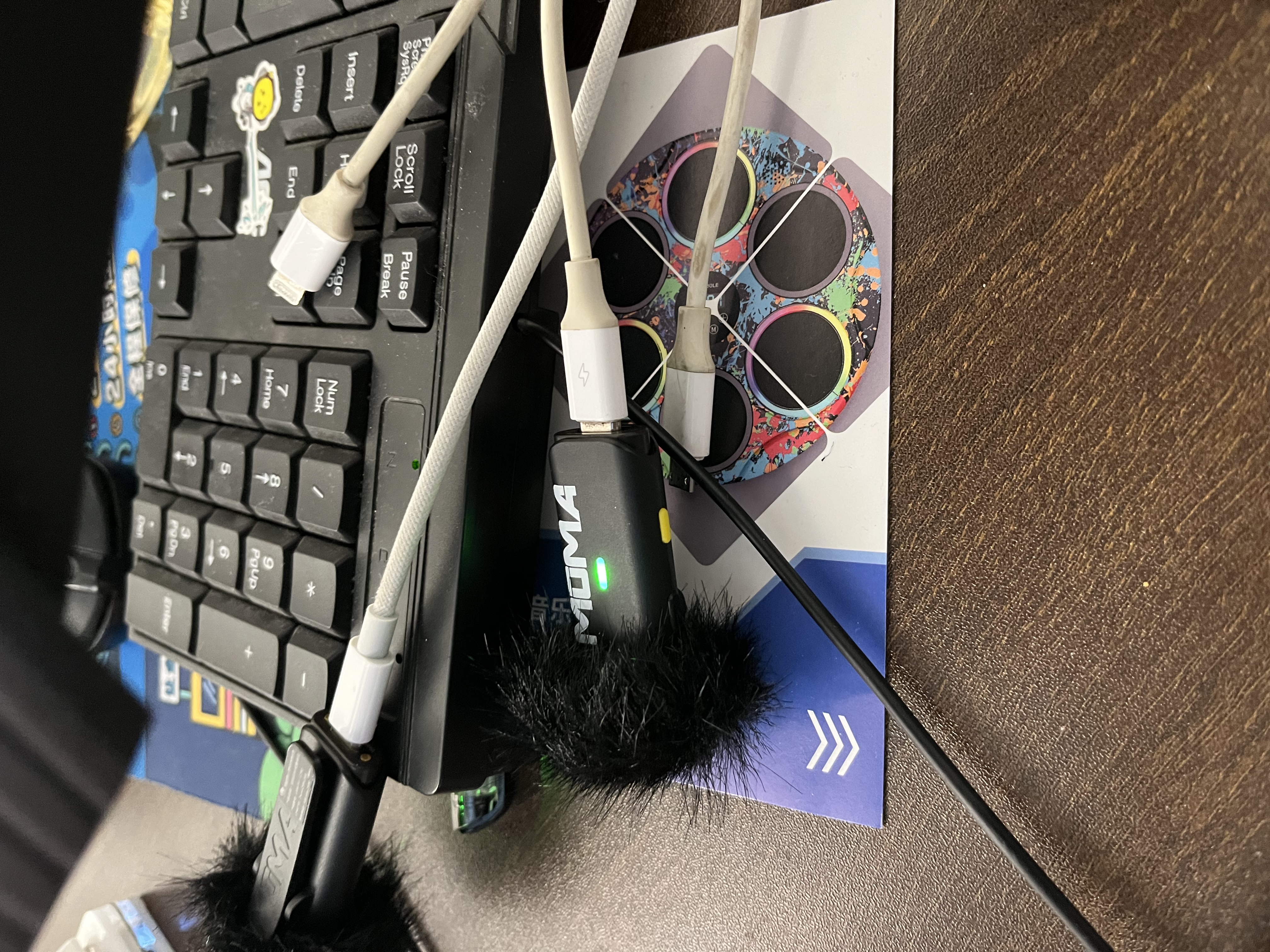 猛玛LARK M1一拖二无线领夹麦克风猛犸MOMA降噪户外采访直播录音手机相机通用收音麦话筒主播专用 【苹果/安卓/相机通用】一拖二+充电盒 实拍图