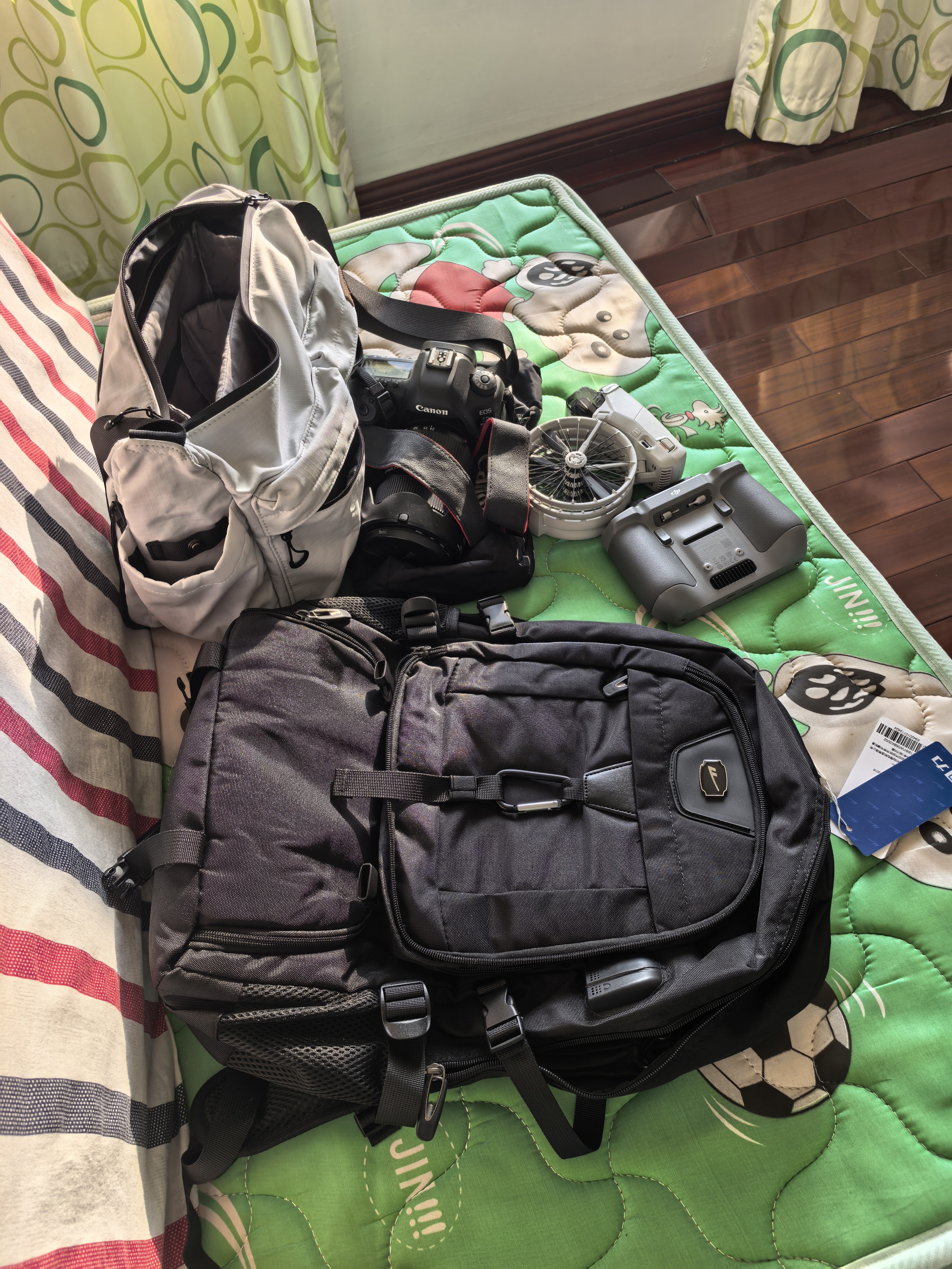 回力双肩包男士超大容量旅行包出差行李背包男户外登山包长途旅游书包 小号黑色【独立鞋仓可扩容35%】 实拍图