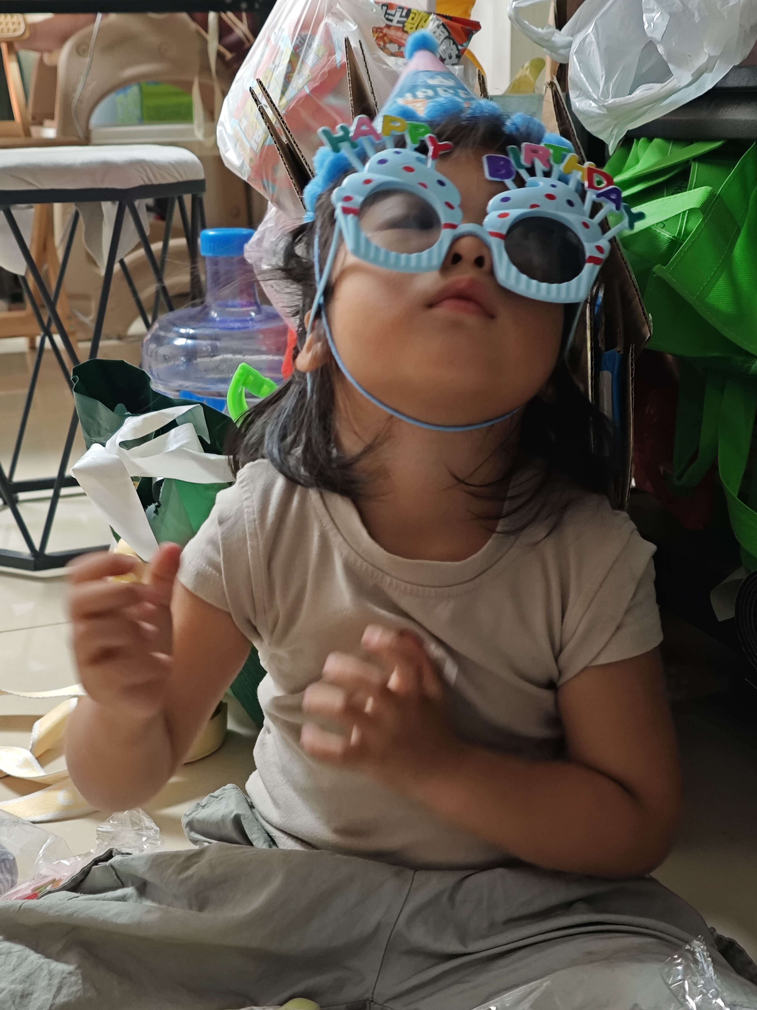 光多拉生日场景布置生日帽子男女孩生日装饰眼镜儿童派对拍照道具12件套 实拍图