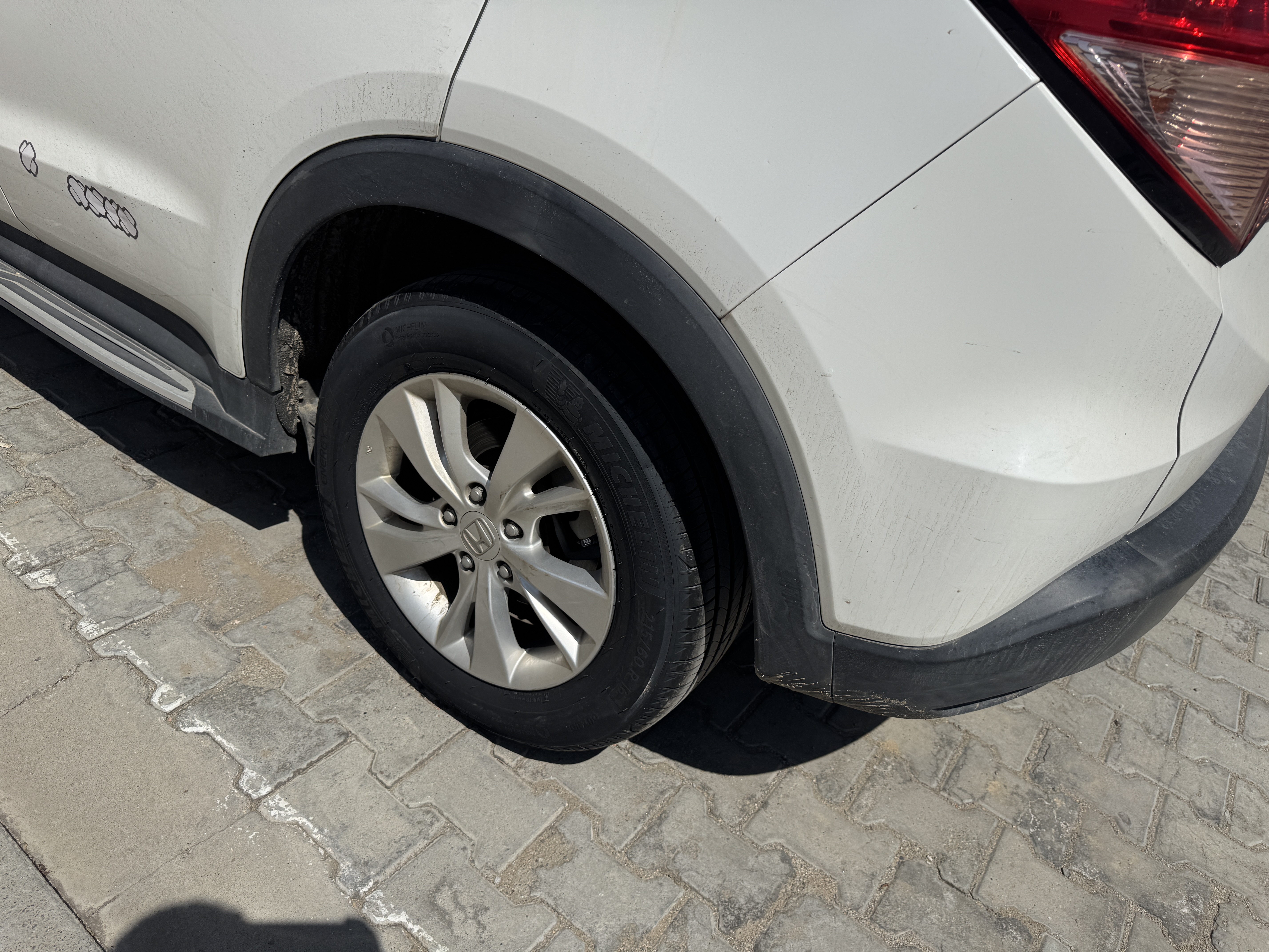 米其林（MICHELIN）【爆款清仓】汽车轮胎 215/60R16 95H 耐越 适配天籁/帕萨特/XRV 实拍图