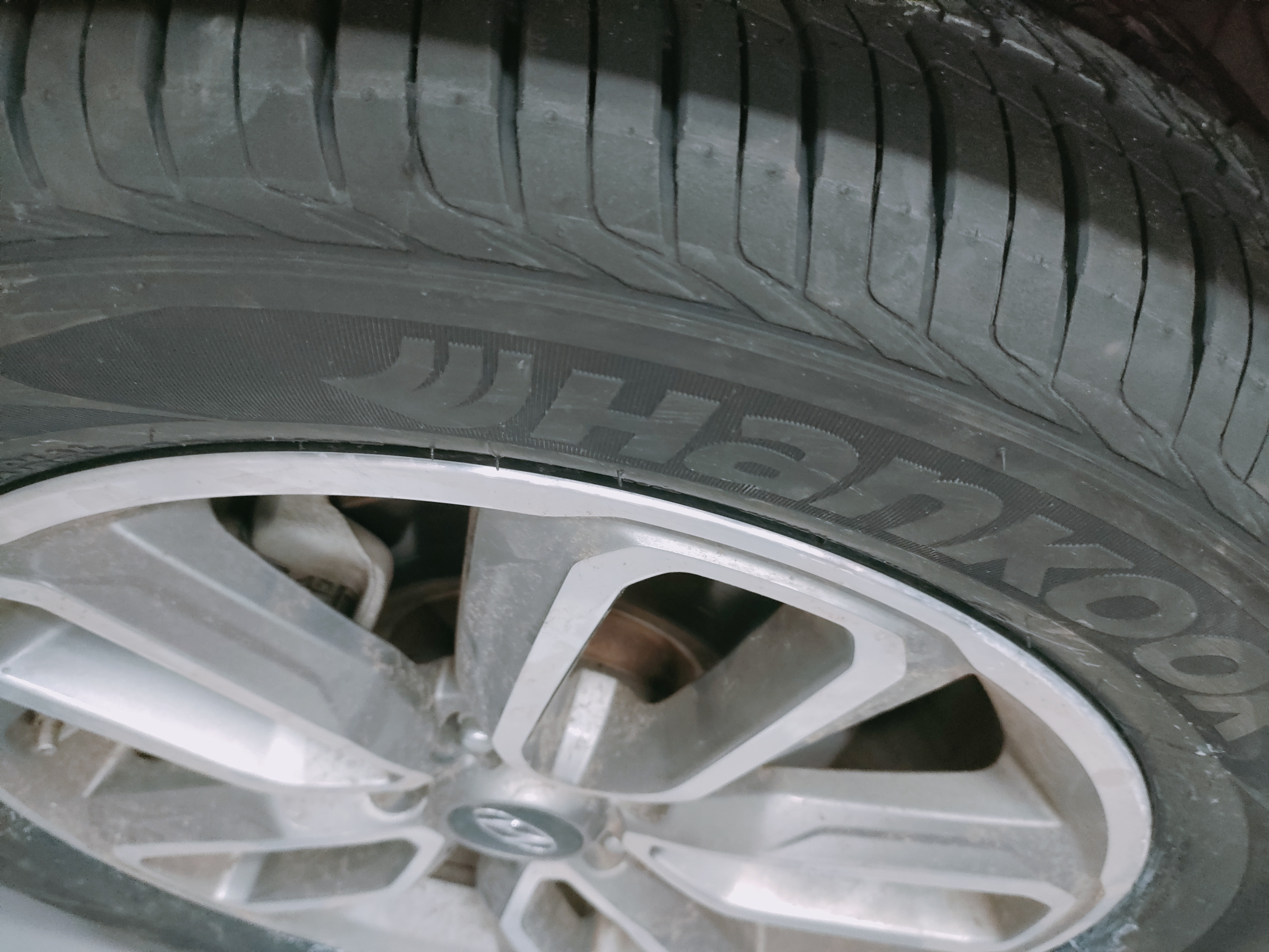 韩泰（Hankook）汽车轮胎 225/55R18 98H RA33 原配起亚KX5 适配欧蓝德/现代ix35 实拍图