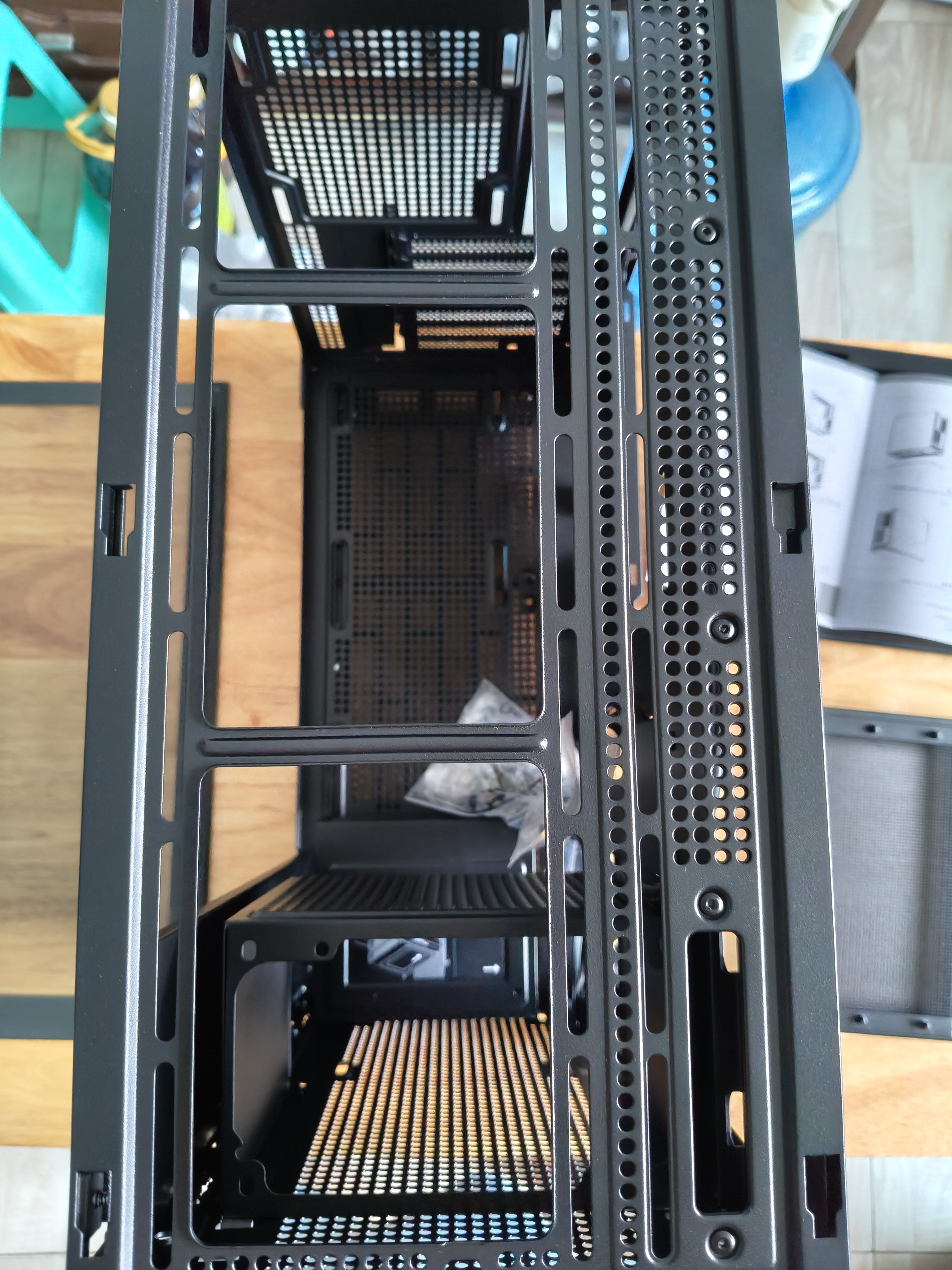 乔思伯（JONSBO）松果D41 MESH版黑色 ATX机箱（双360冷排/ATX电源/Type-c Gen2 10Gbps+/垂直风道/长显卡） 实拍图