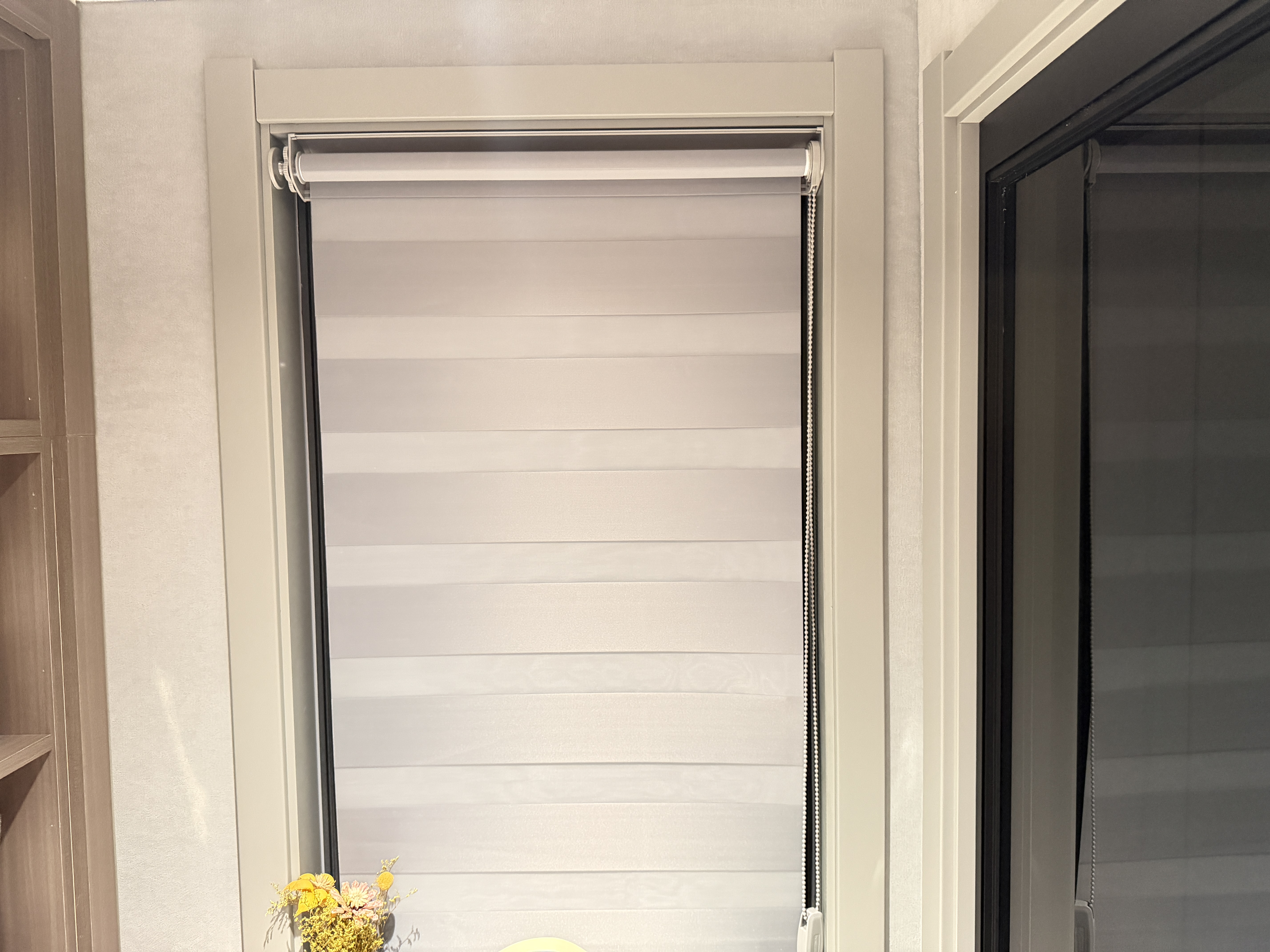 美尔耐柔纱帘百叶窗卫生间浴室防水厨房厕所遮光遮阳免打孔防晒带窗帘盒 8000-免打孔[全遮光]防水灰色 1平方米 实拍图