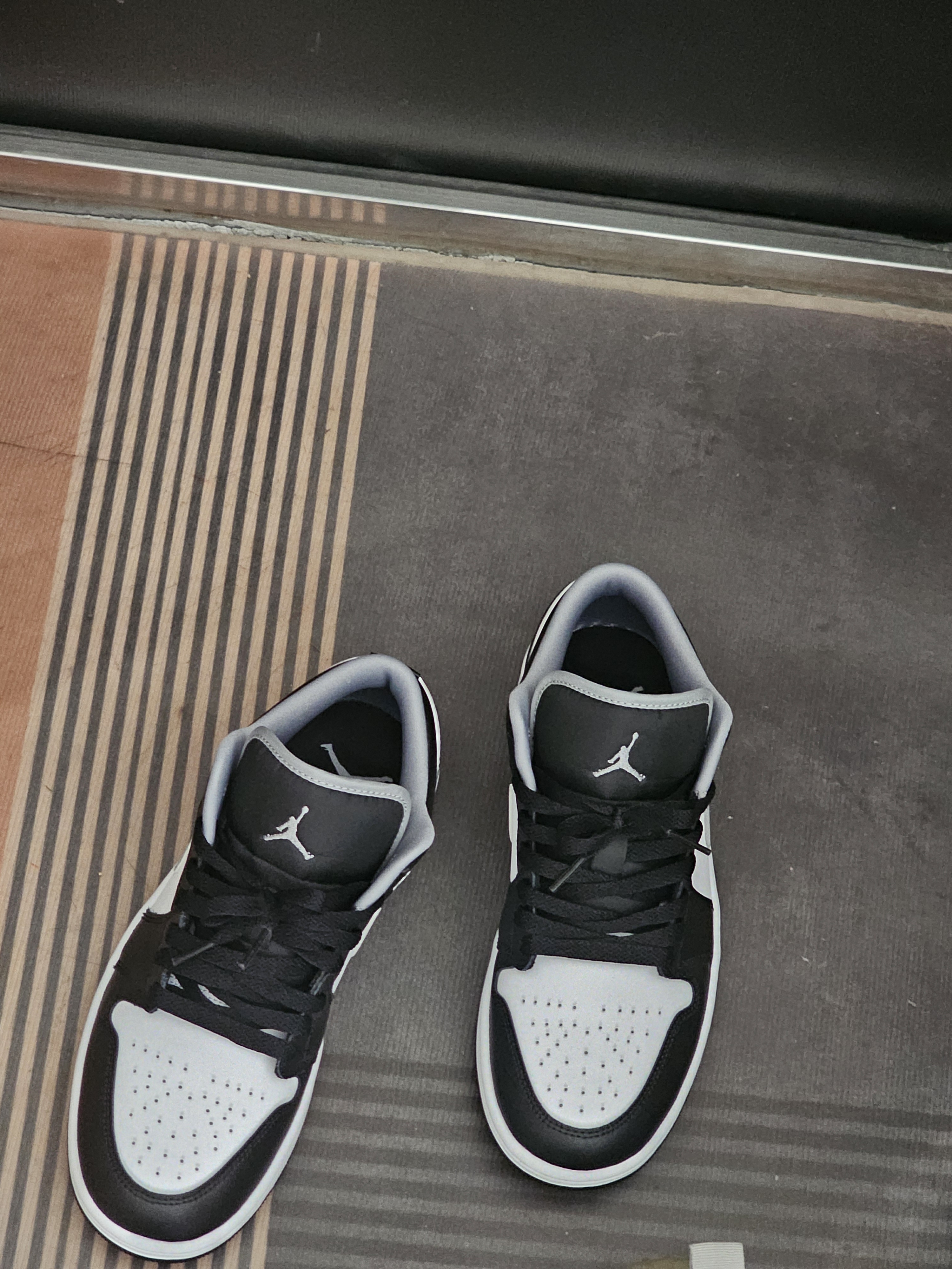 耐克NIKE男休闲鞋AJ1