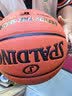 斯伯丁（SPALDING）篮球7号吸湿PU皮室内外通用耐磨成人青少年儿童比赛训练球78-230Y 实拍图