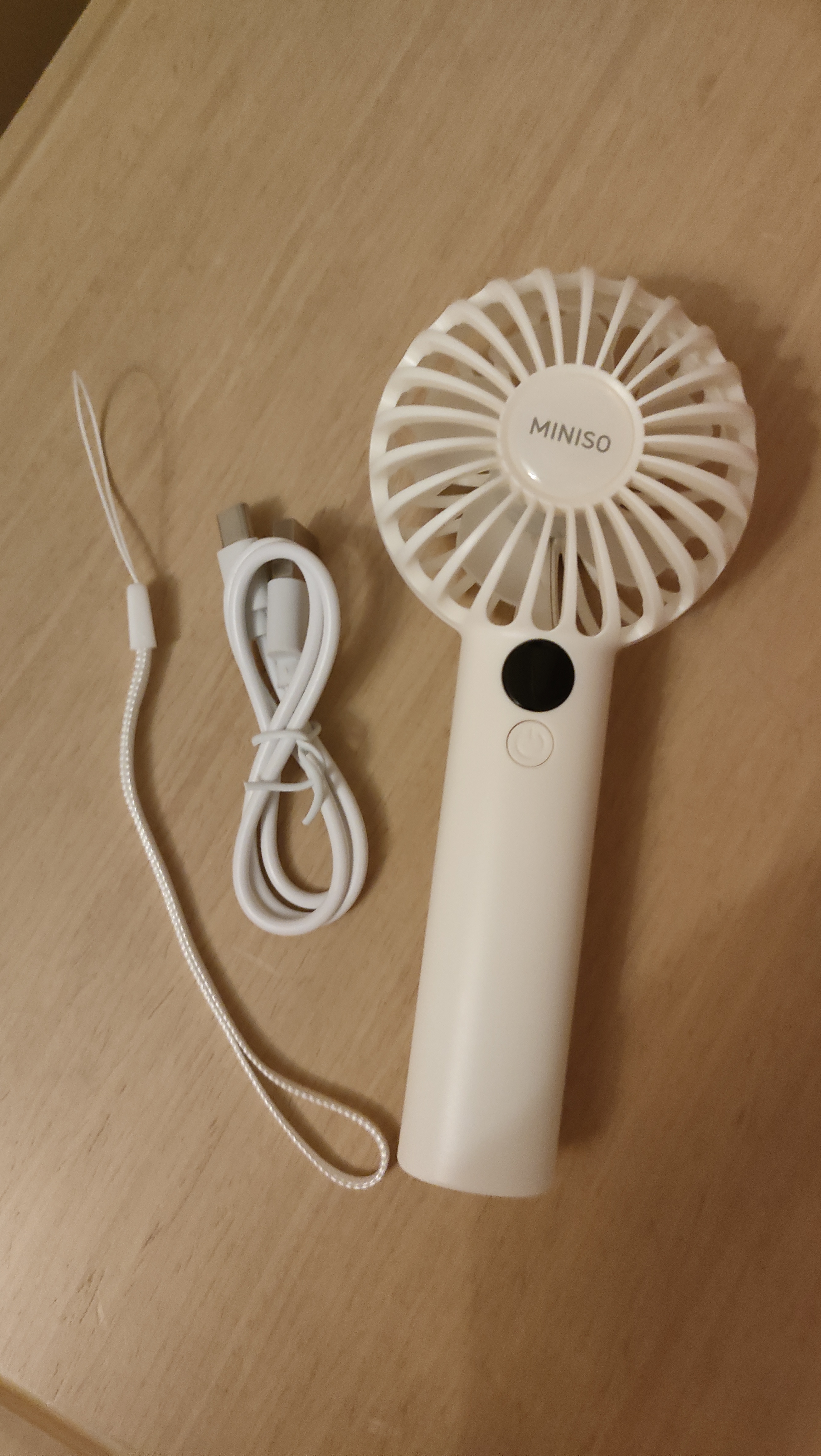 名创优品（MINISO）2026新款手持风扇小风扇小型数显静音随身携带底座充电风扇迷你宝宝吹辅食学生儿童降温神器礼物 实拍图