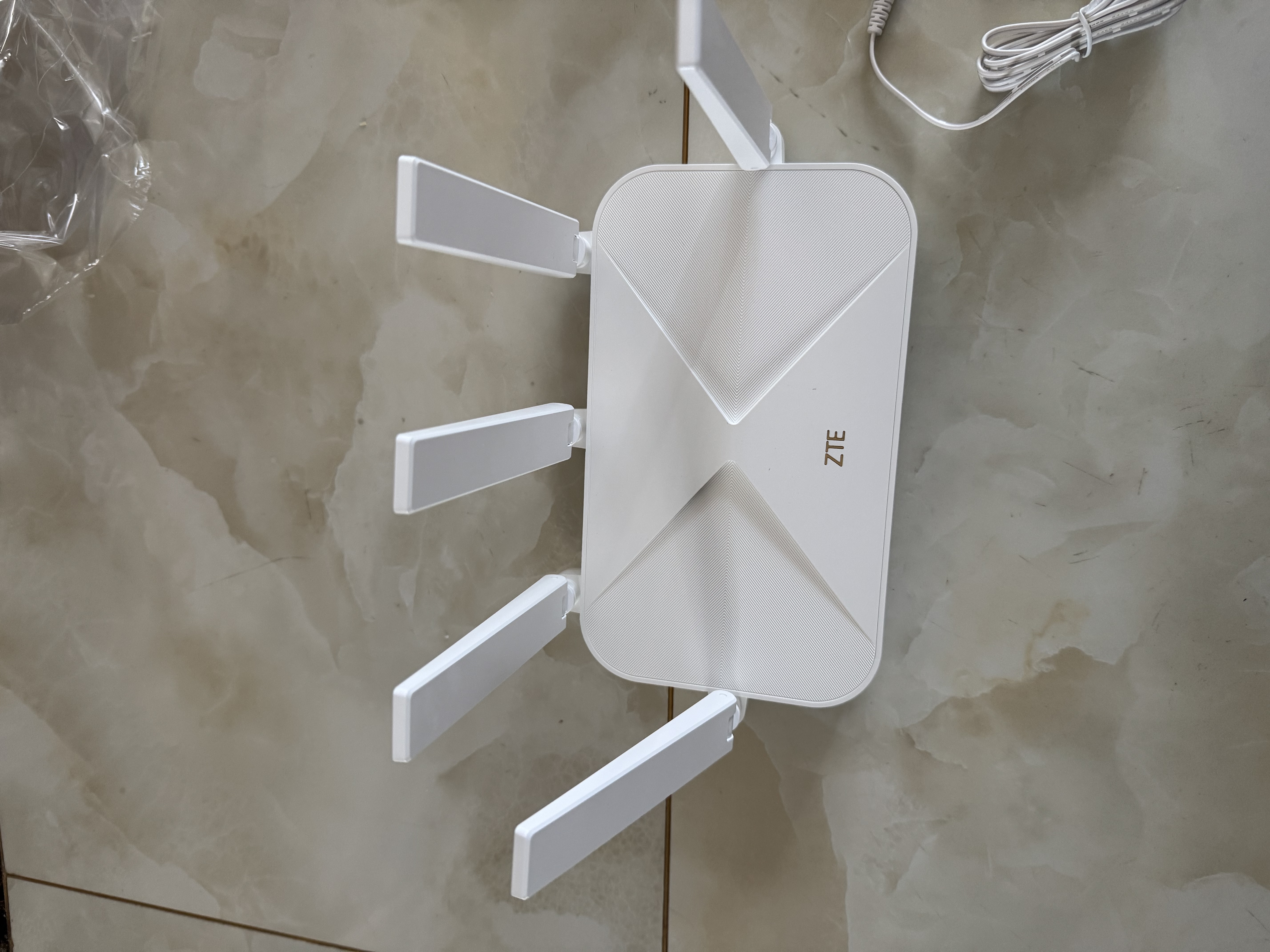 中兴（ZTE）巡天 AX3000T满血WIFI6千兆无线家用路由器 大户型覆盖 5G智能家用无线 wifi路由 Mesh 3000M速率 实拍图