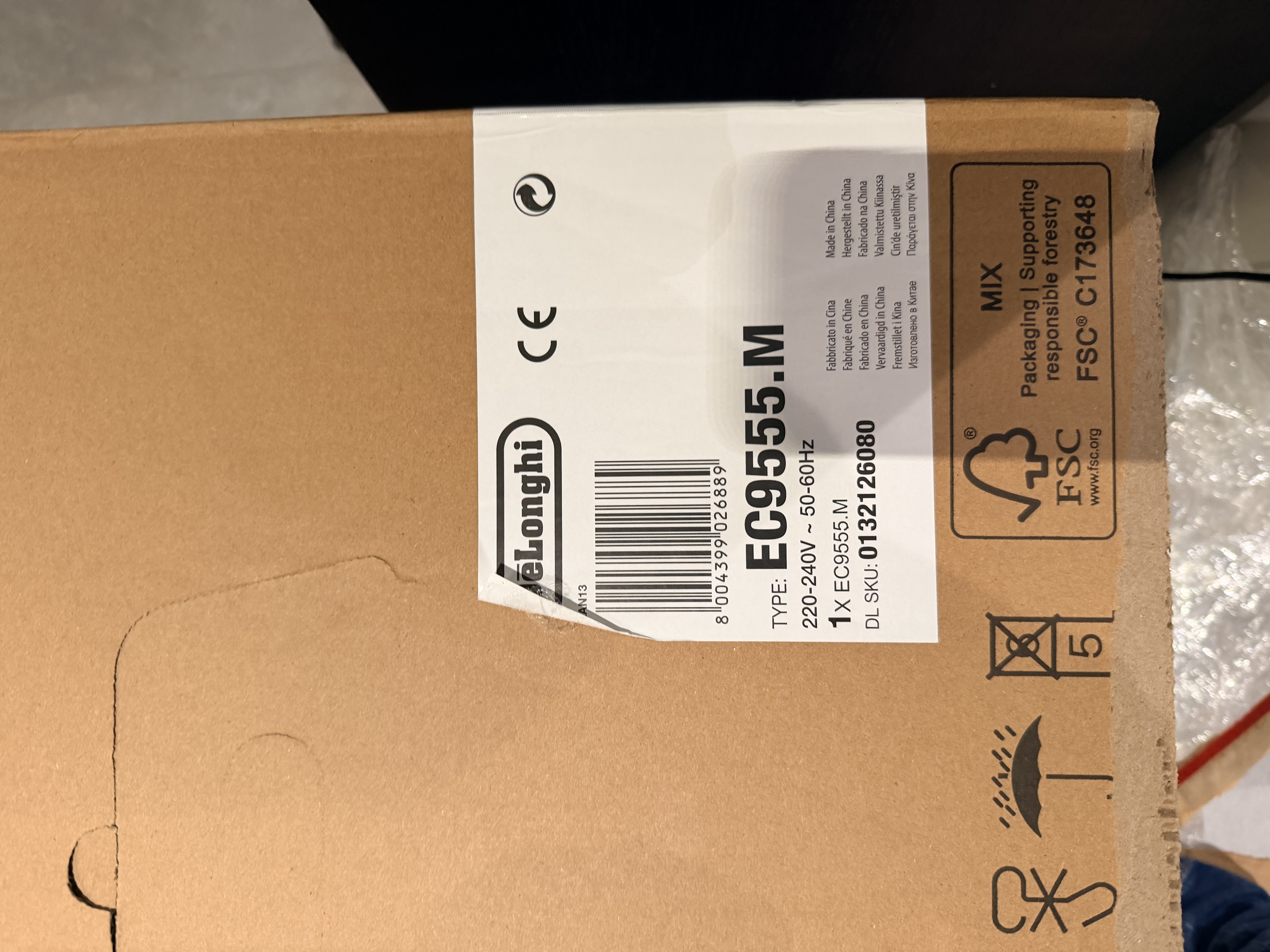 德龙（Delonghi）19Bar泵压意式半自动咖啡机EC9555家用冷萃智能压粉自动感应研磨一体 专业拉花系统 EC9555升级版 实拍图