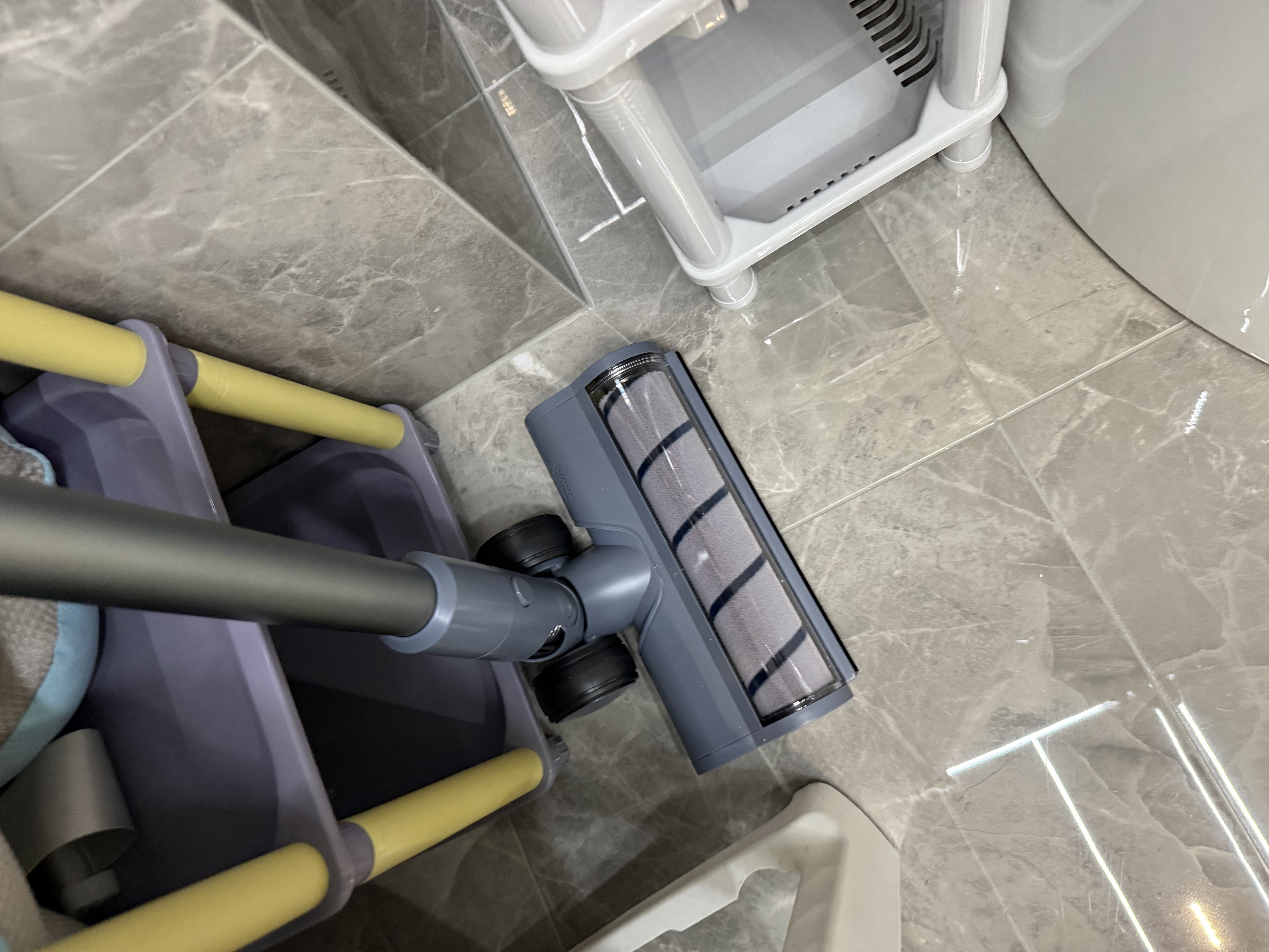 松下（Panasonic）【除尘神器】无线吸尘器家用大吸力手持绿光照显尘吸猫毛四重过滤MC-A31H【可拆电池增加续航】 实拍图