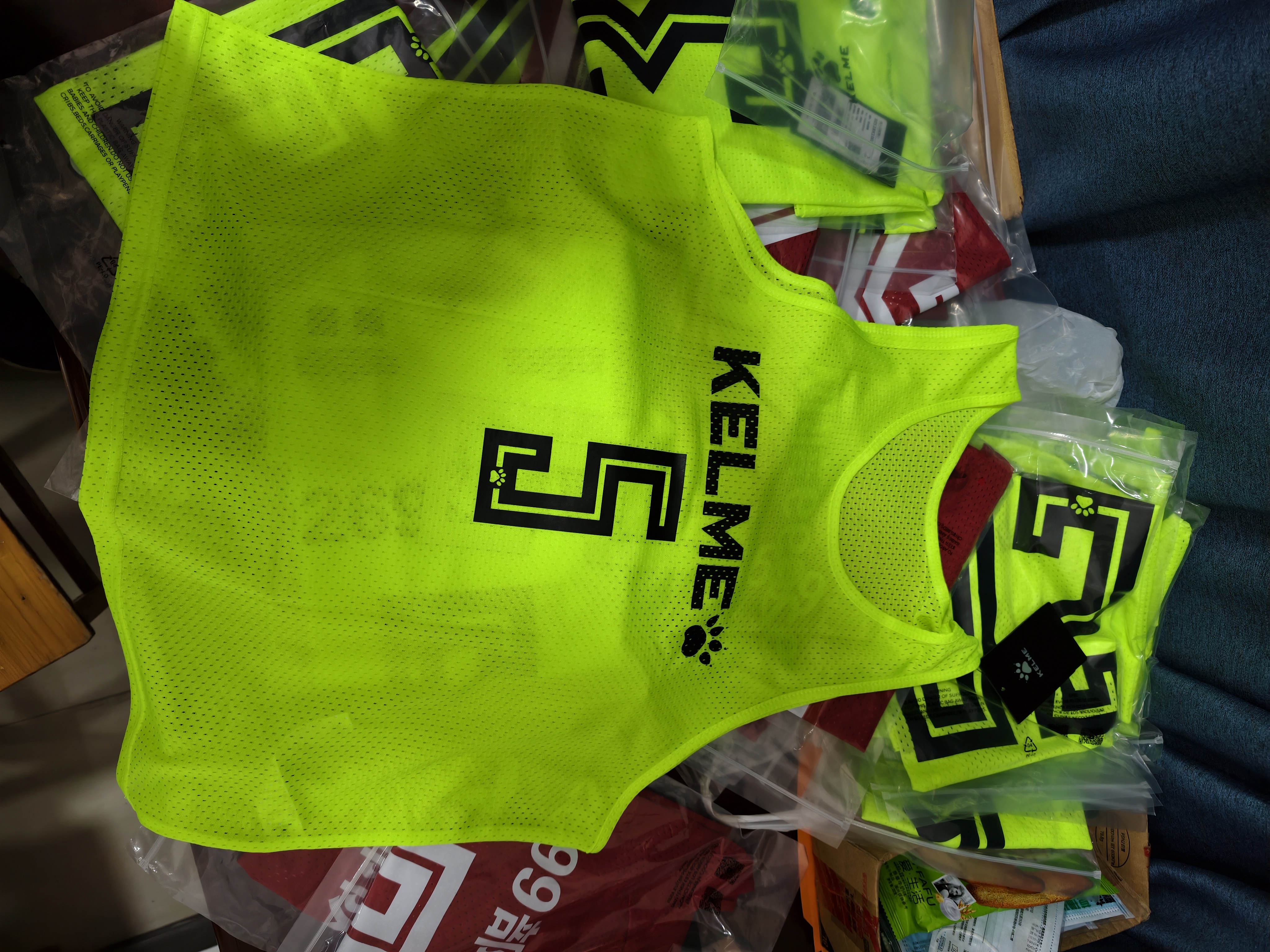 卡尔美（KELME）足球训练背心大网眼透气对抗组队坎肩分队服可定制 荧光黄黑M 实拍图