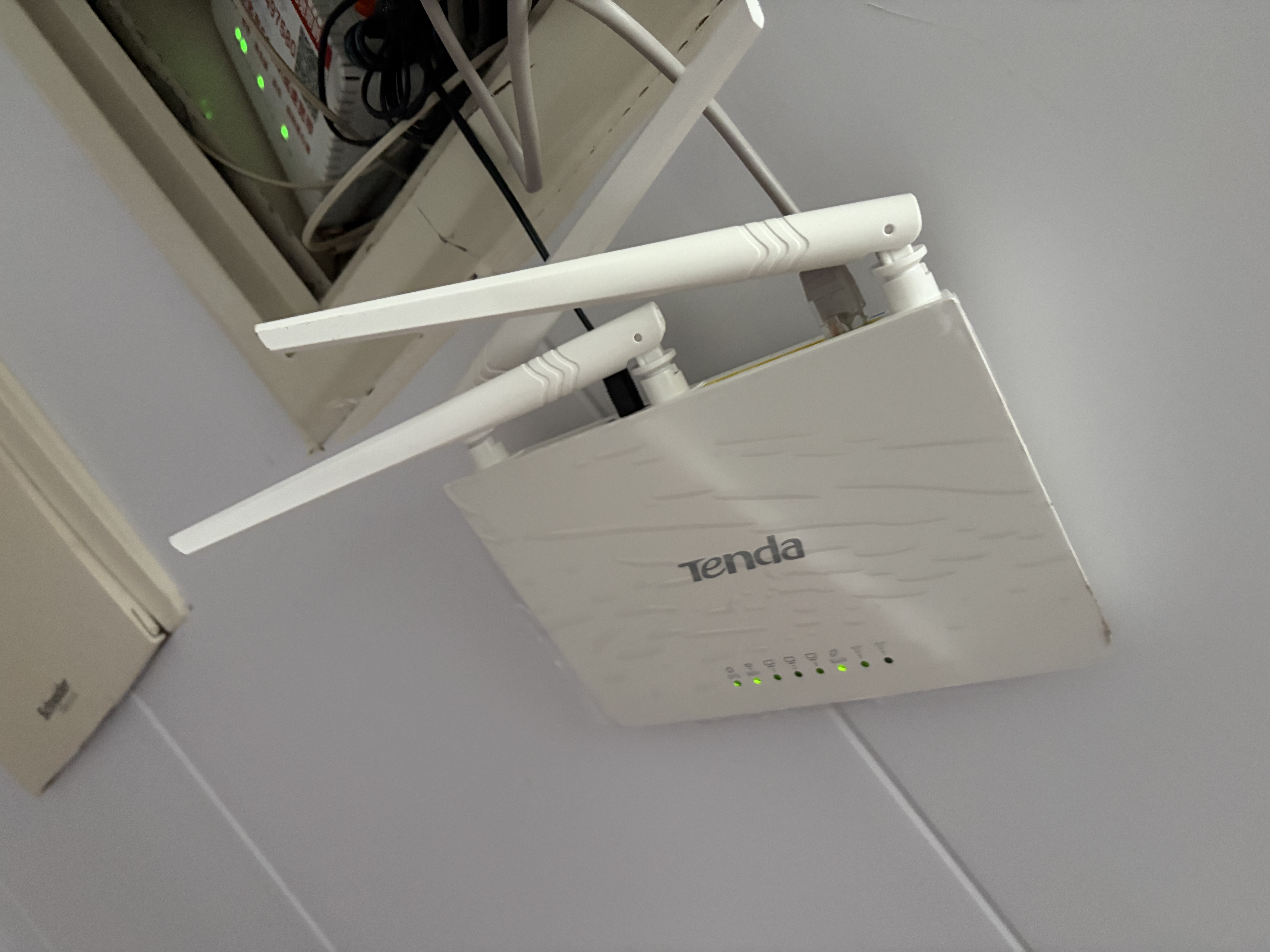 Tenda腾达路由器WiFi信号放大器无线增强家用全屋300M【热销2000万+】 实拍图