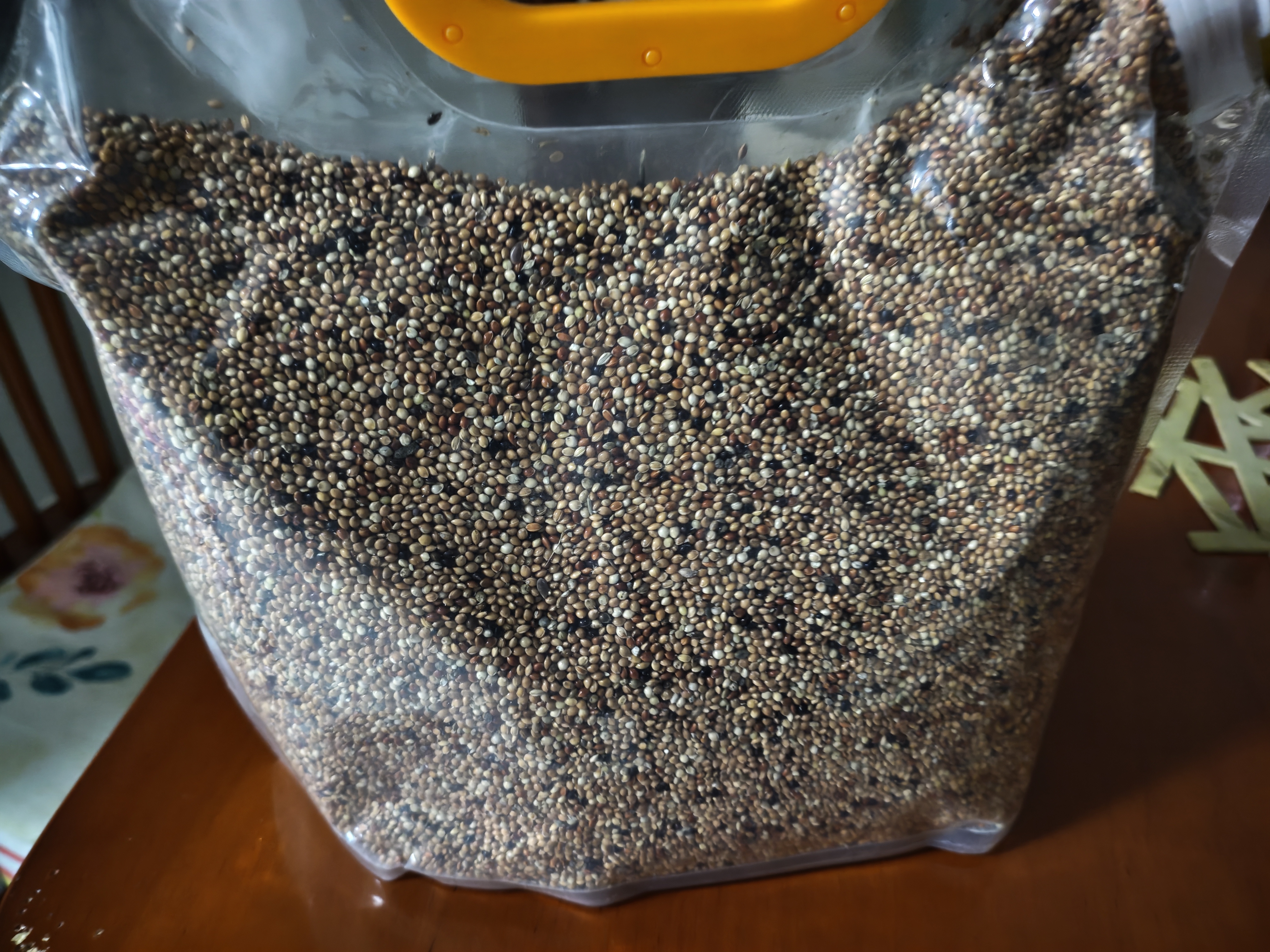 喜帅 五色黍子混色鸟粮2kg （新粮）鹦鹉粮食鸟食虎皮牡丹粮玄凤饲料 实拍图