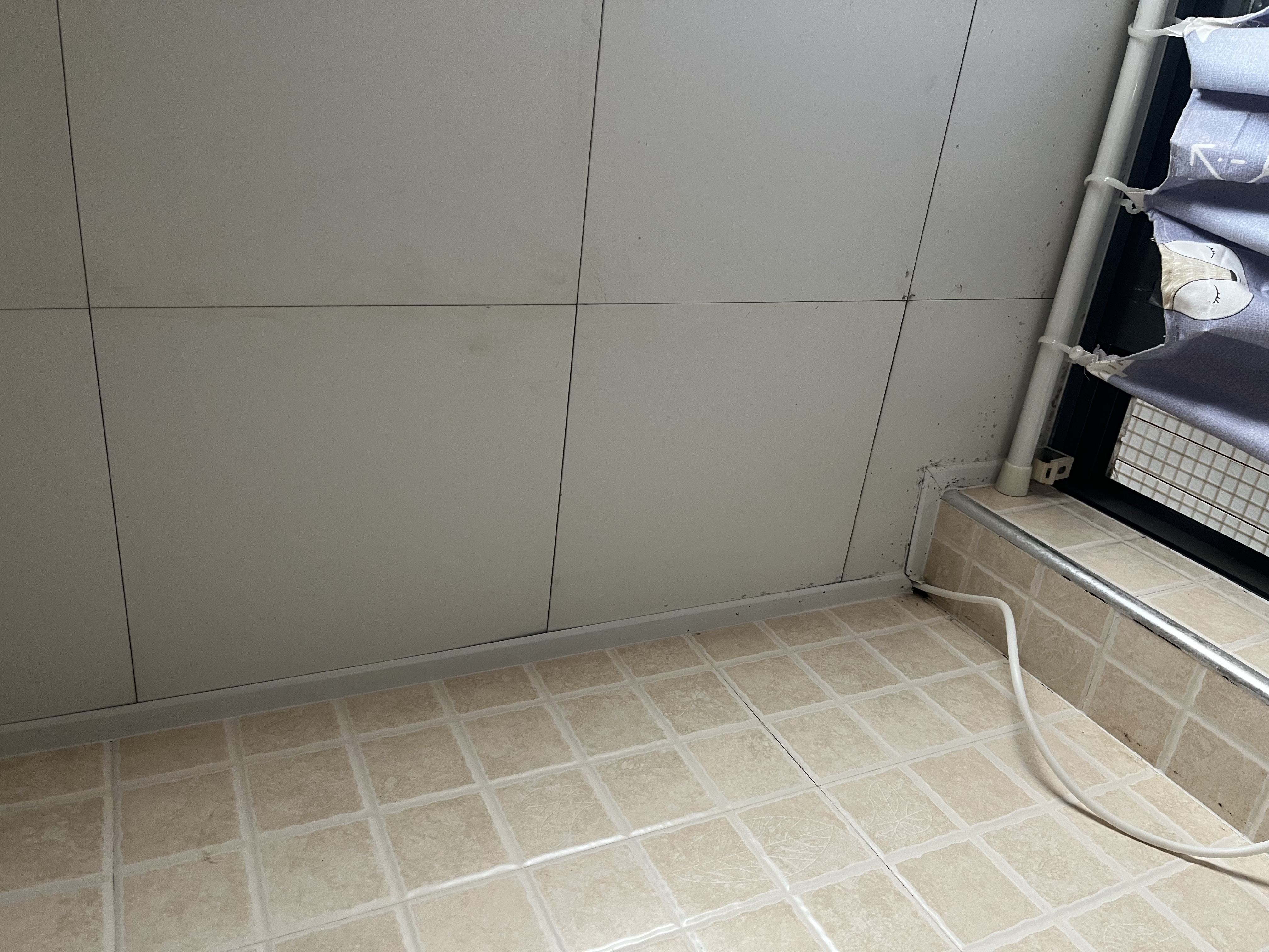 海尔（Haier）全隐藏式国家补贴电热水器60升50线控一级能效双管变频速热3300W免换镁棒家用安全防电墙小尺寸L7N 50L 3300W 【一级能效丨双管变频速热】 实拍图