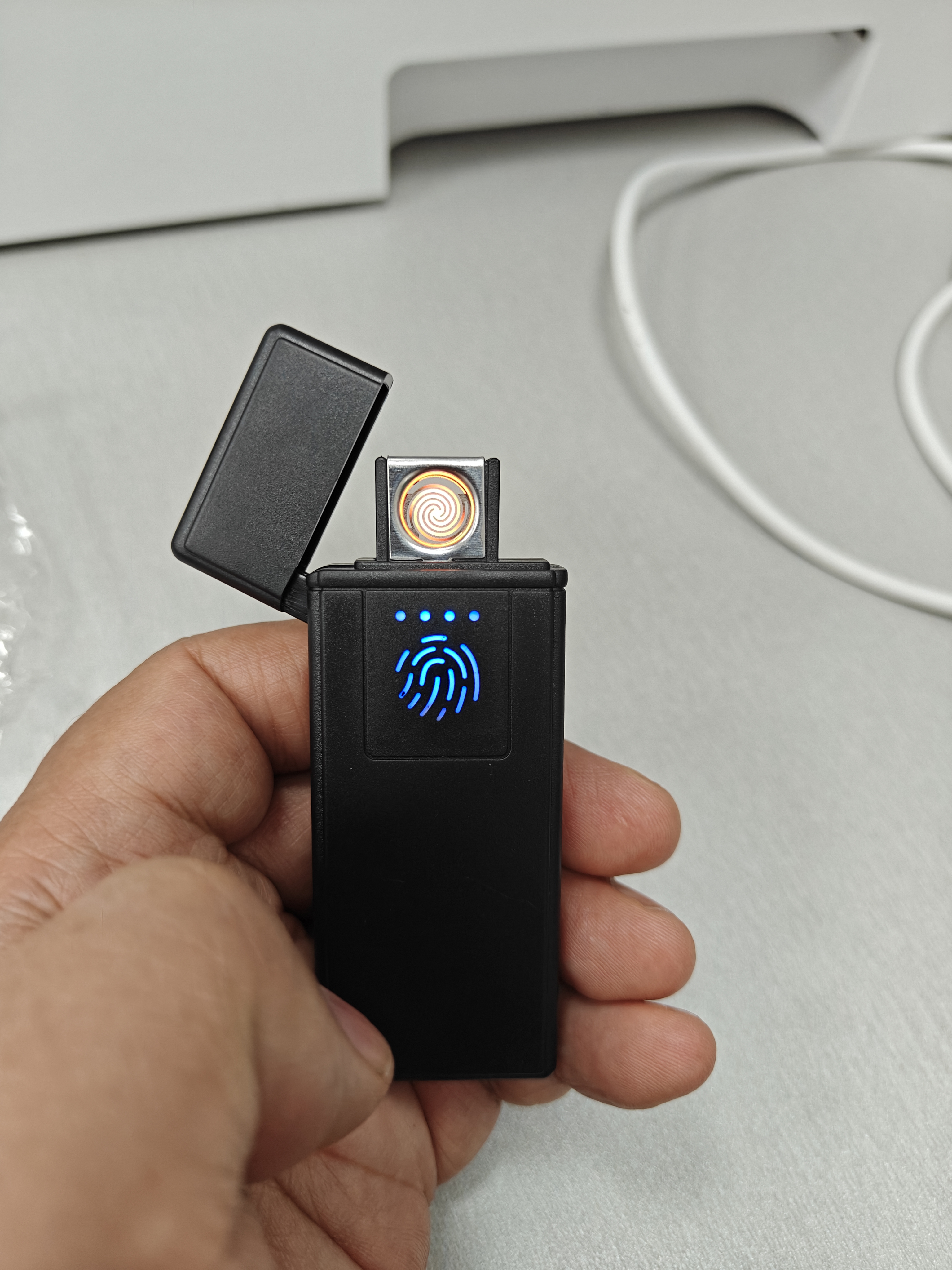充电打火机防风电子点烟器钨丝usb智能感应点烟器打火机 黑色（两款混发） 实拍图