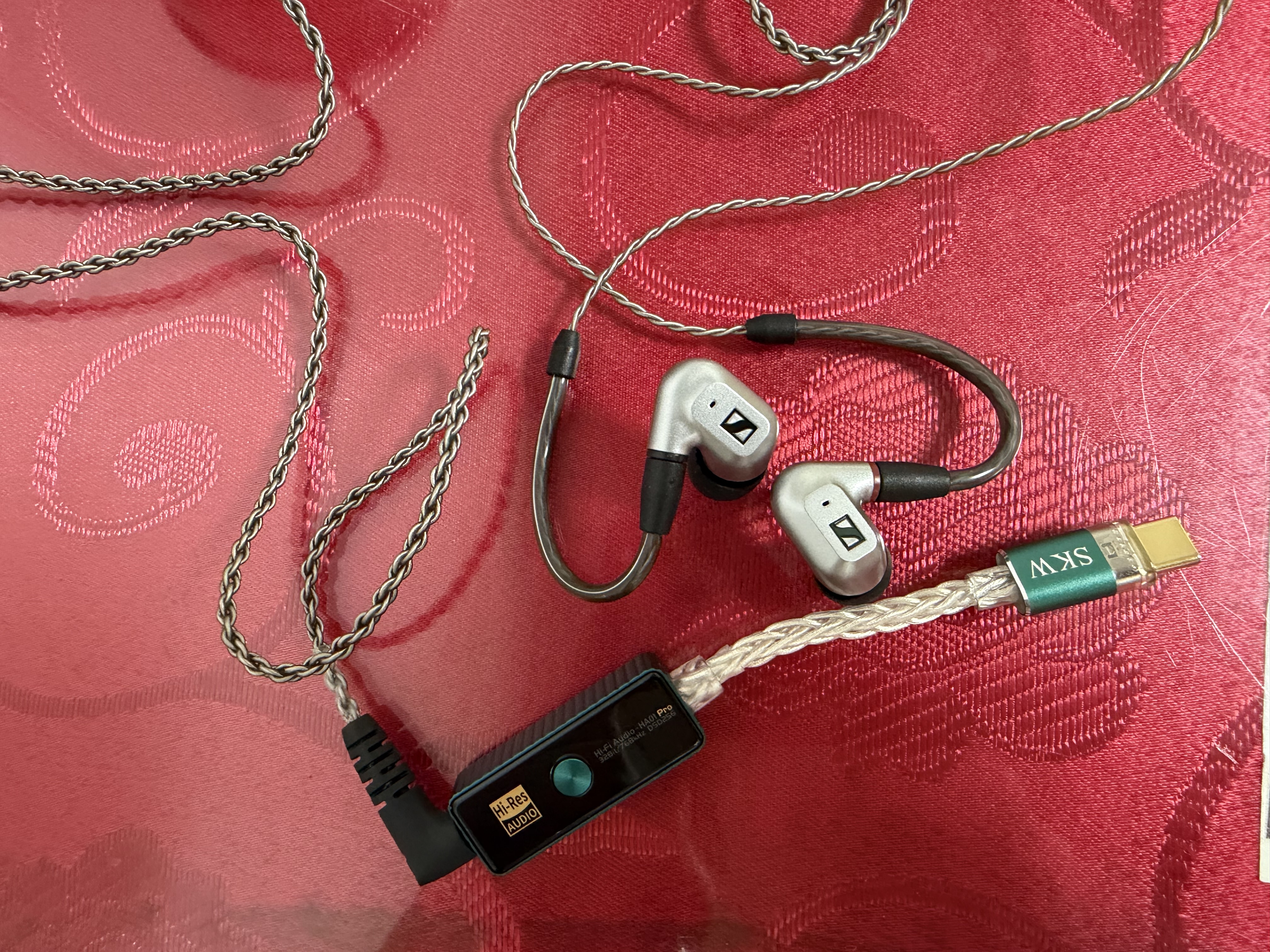 森海塞尔（Sennheiser）IE200 东方银韵版 有线耳机HIFI入耳式高保真音乐耳机 游戏耳机 银色 实拍图