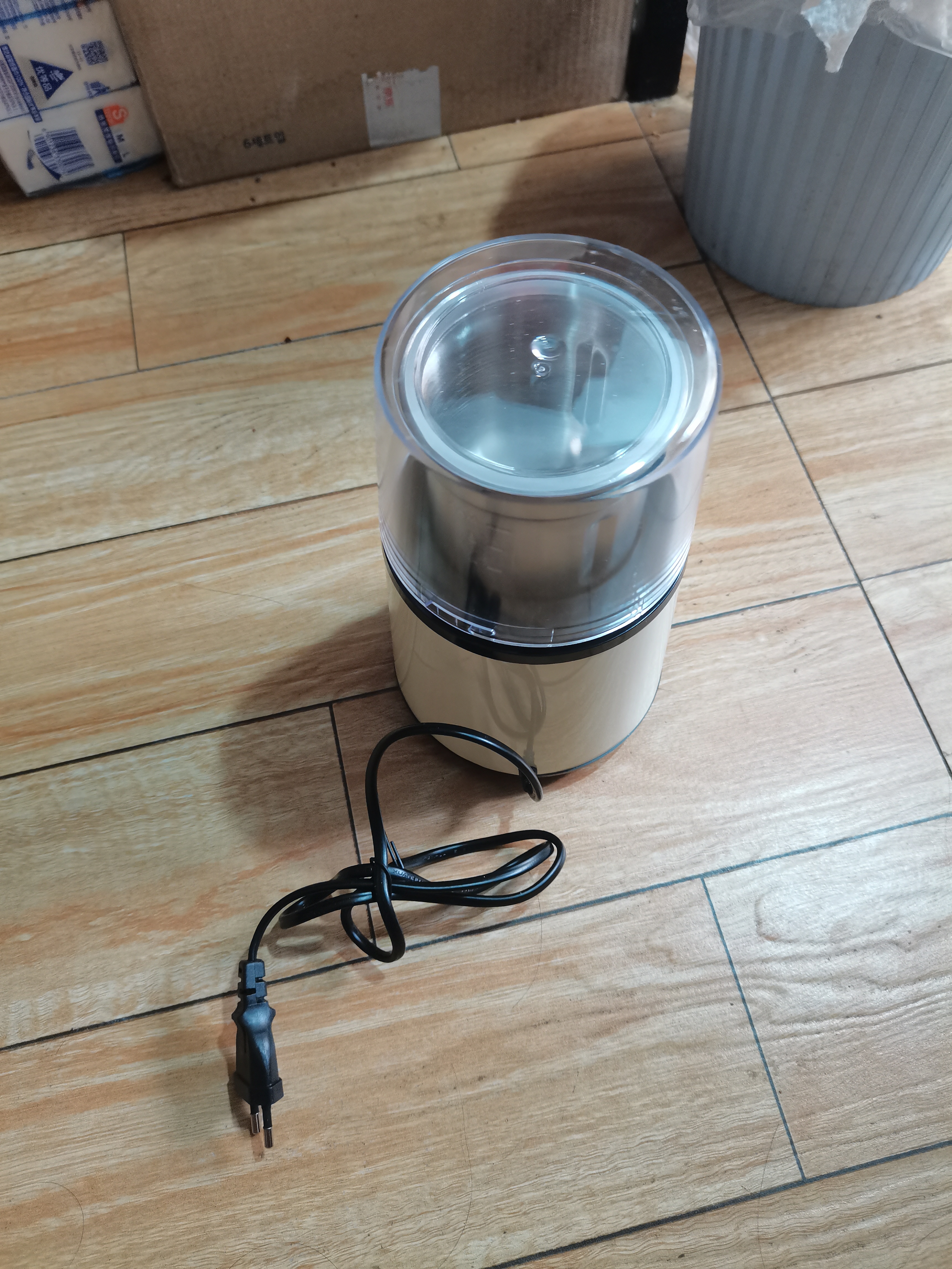 Derlla电动研磨机咖啡磨豆机小型意式家用超细多功能粉碎器打粉磨料中药五谷杂粮 礼物KT410 白色 实拍图