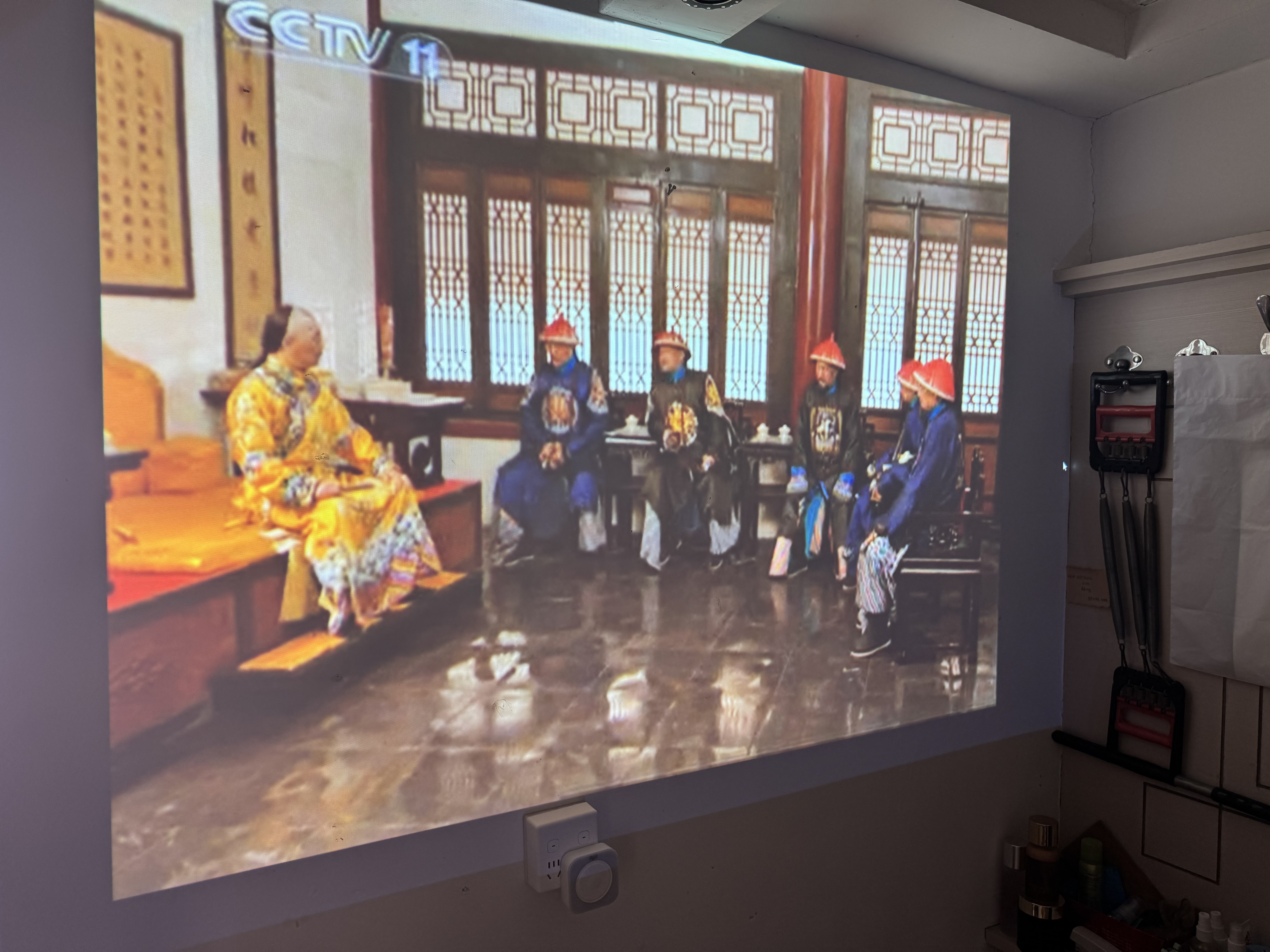 爱普生（EPSON）CB-FH08  会议投影仪高清白天 3LCD办公会议专用无线投影机 （1080P全高清 ) 【赠无线】 实拍图