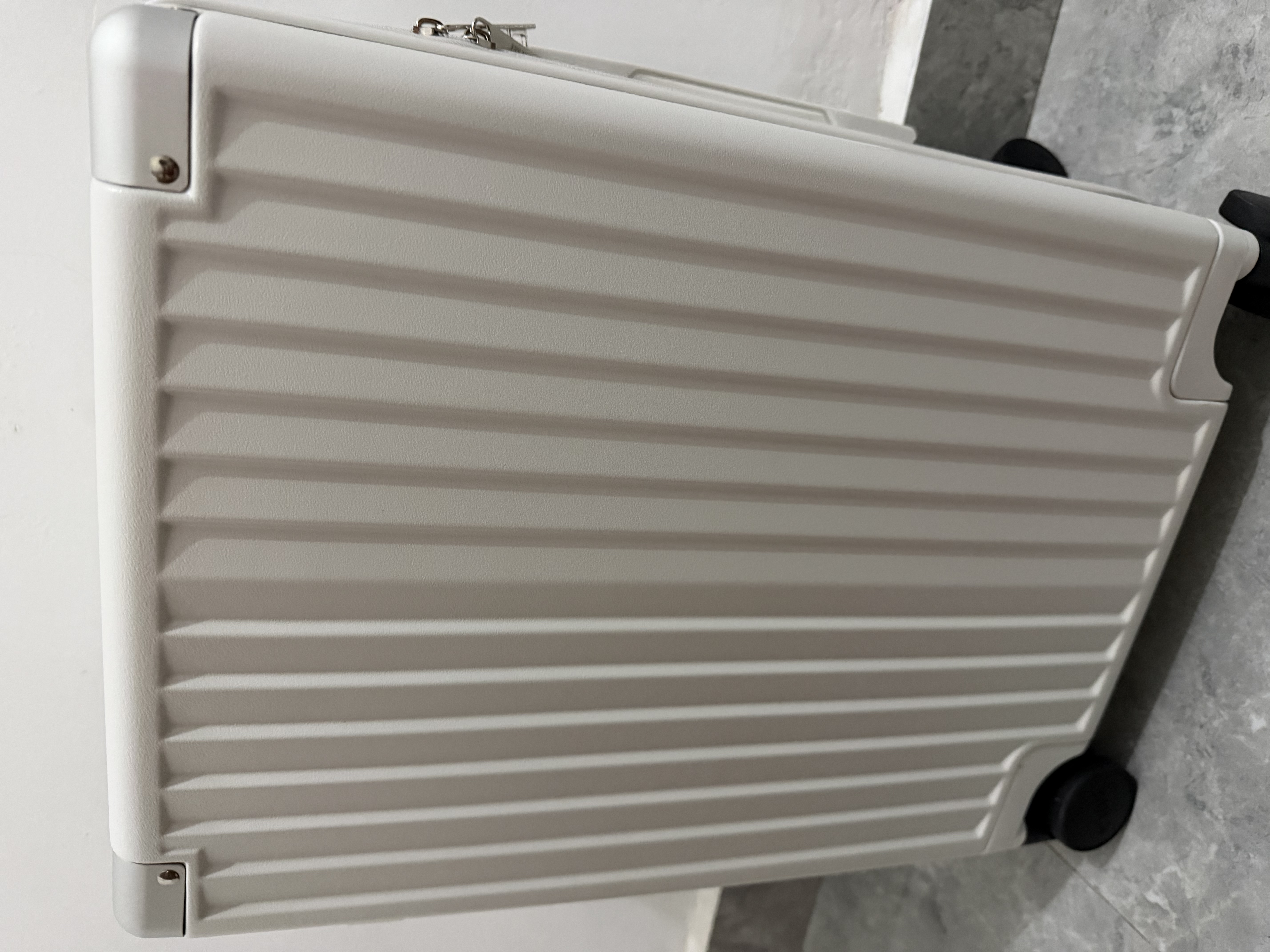 DULA高颜值带杯架行李箱拉杆箱旅行箱小型登机箱密码箱子皓月白20英寸 实拍图