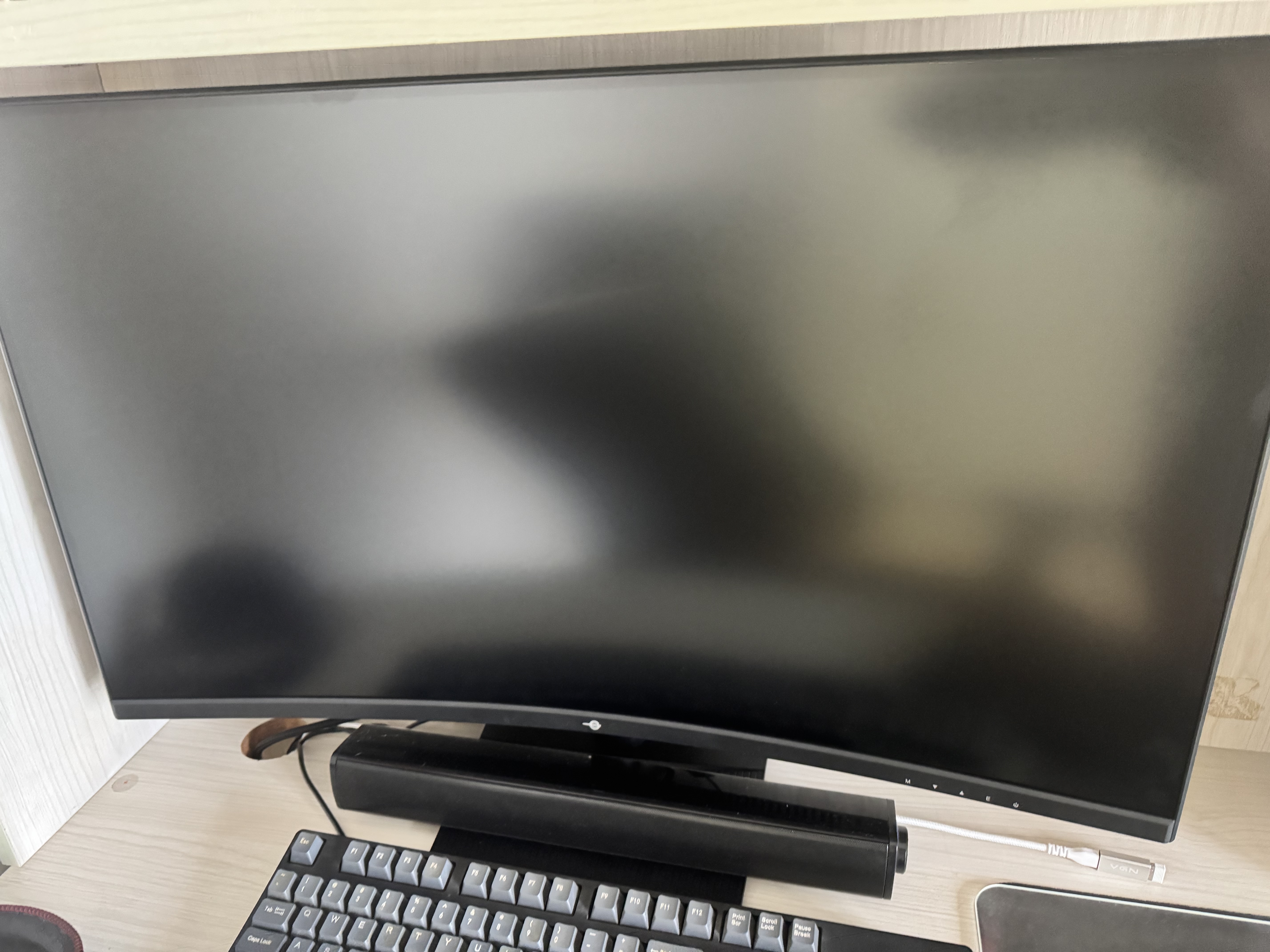 泰坦军团31.5英寸 2K 275Hz 1500R曲面屏 HDR广色域 HVA快速液晶 A-Sync技术 支持壁挂电竞显示器C32A1S+ 实拍图