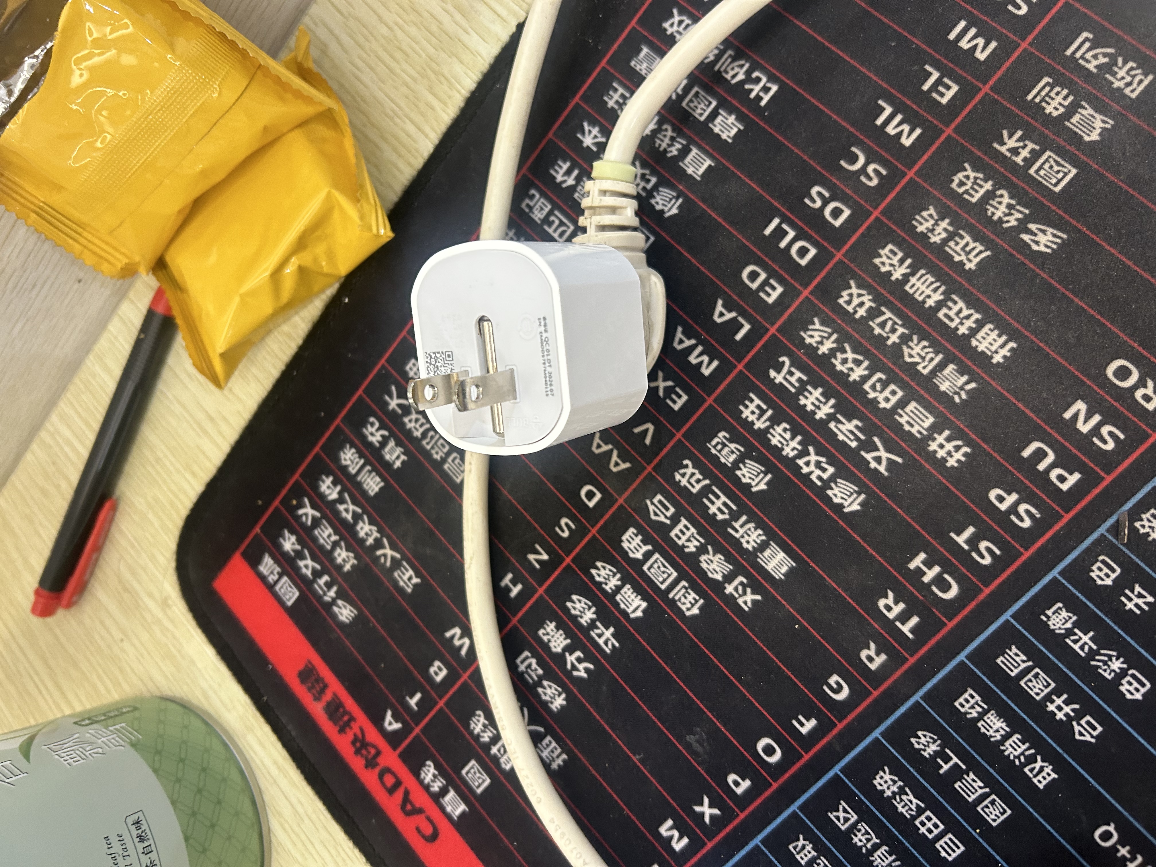 公牛插座转换器两脚转三脚插头电动车充电转换头二孔转三孔无线插排插板带电源一转一10A转换器 2脚转3脚【1插位】L07A 实拍图