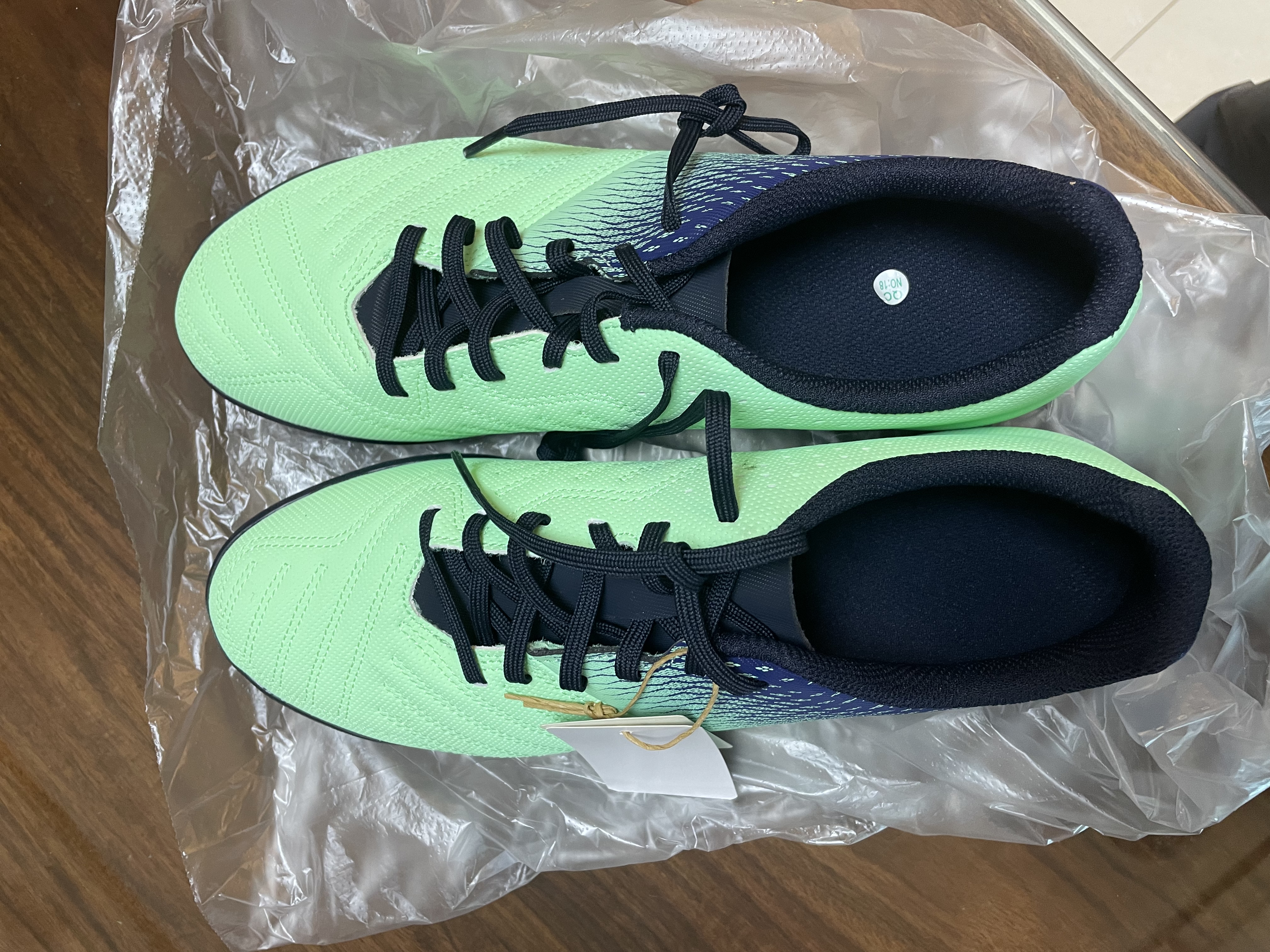 迪卡侬（DECATHLON）足球鞋男碎钉TF碎钉鞋室内足球人造草学生荧光绿42 2757196 实拍图