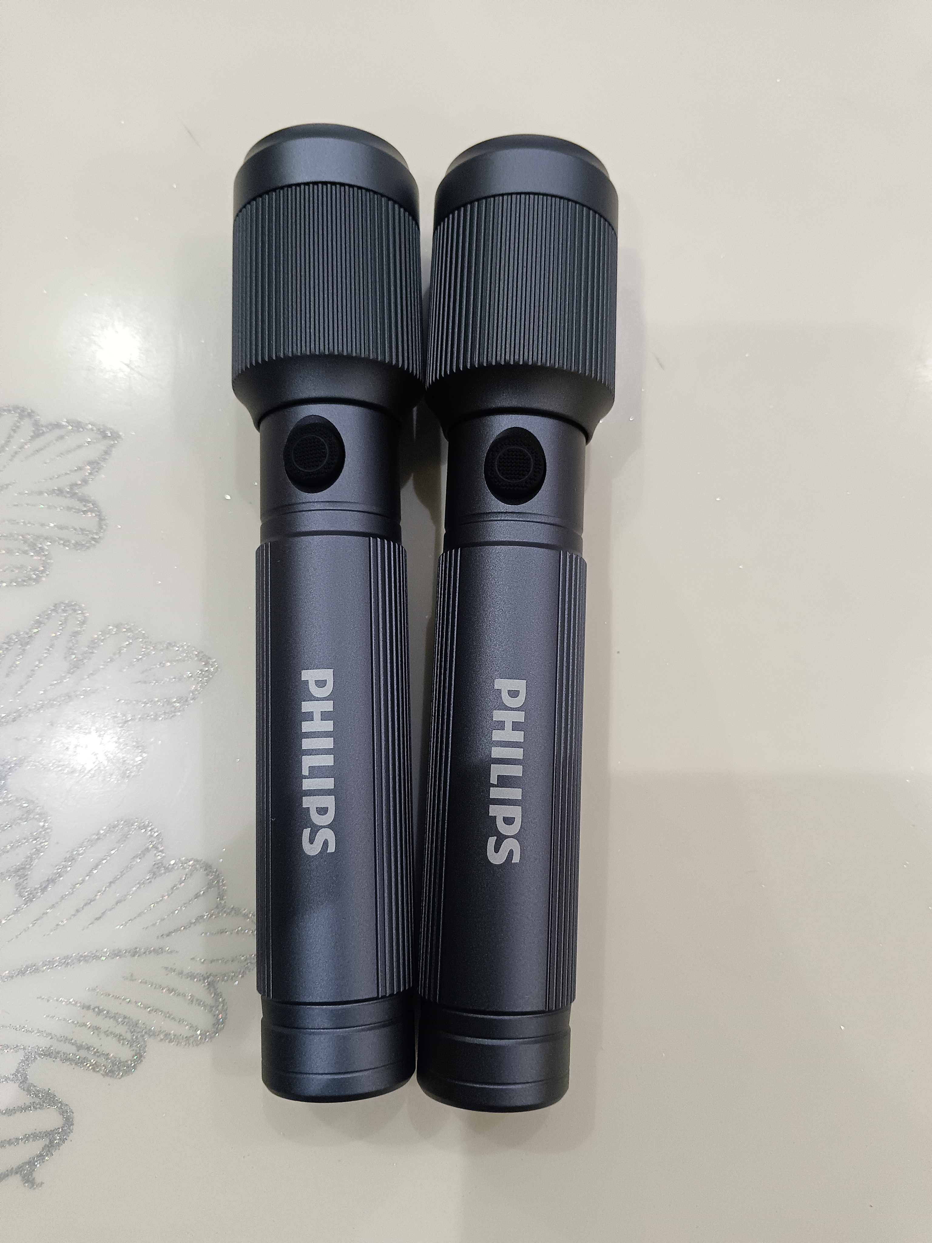 飞利浦（PHILIPS）金属变焦手电筒强光远射充电便携家用户外骑行应急灯SFL2141/93 实拍图