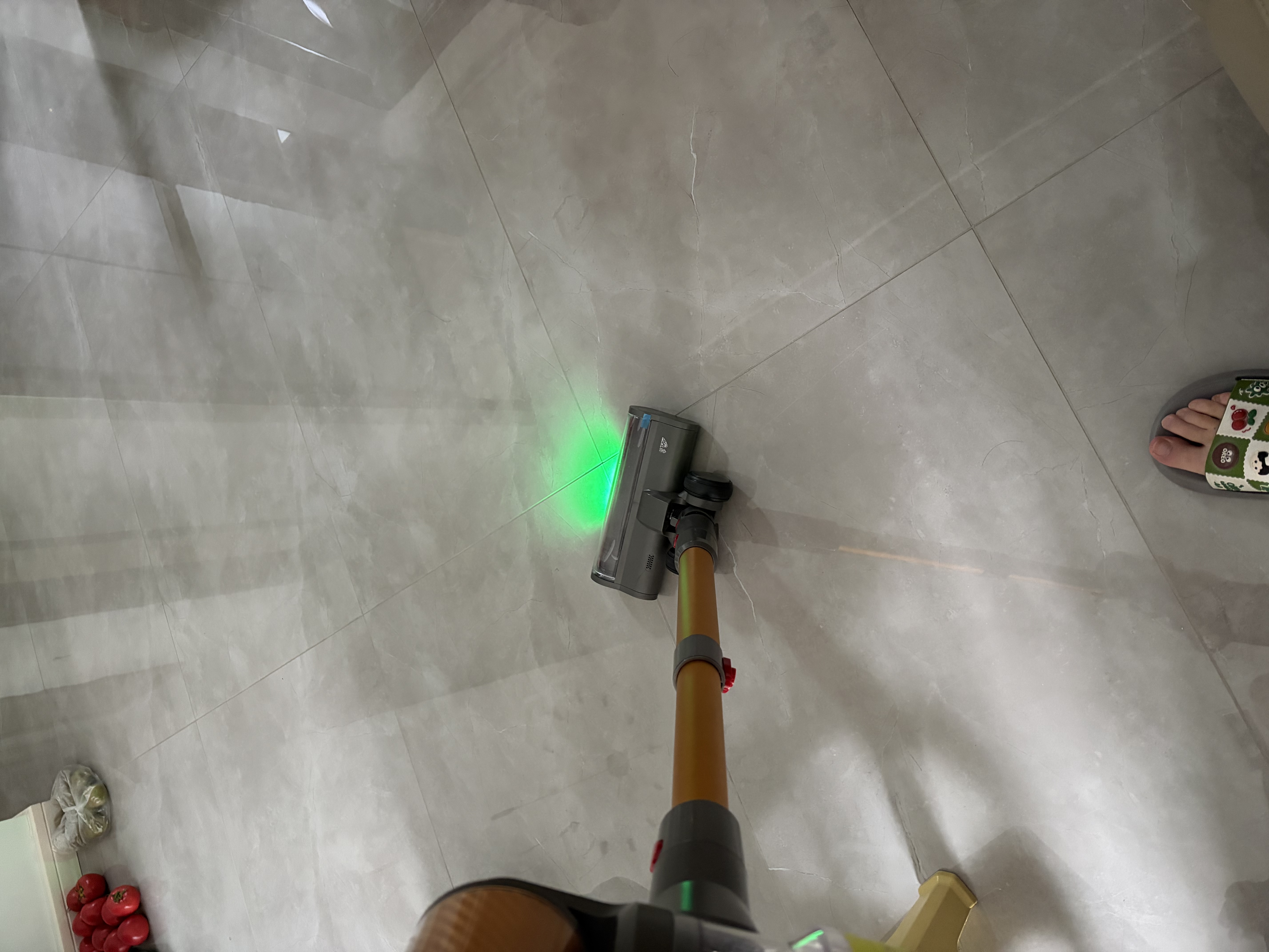 小狗【新品】无线吸尘器绿光显尘家用除螨手持大吸力长续航低噪音毛发防缠绕宠物 家庭适用T20 Pro 实拍图