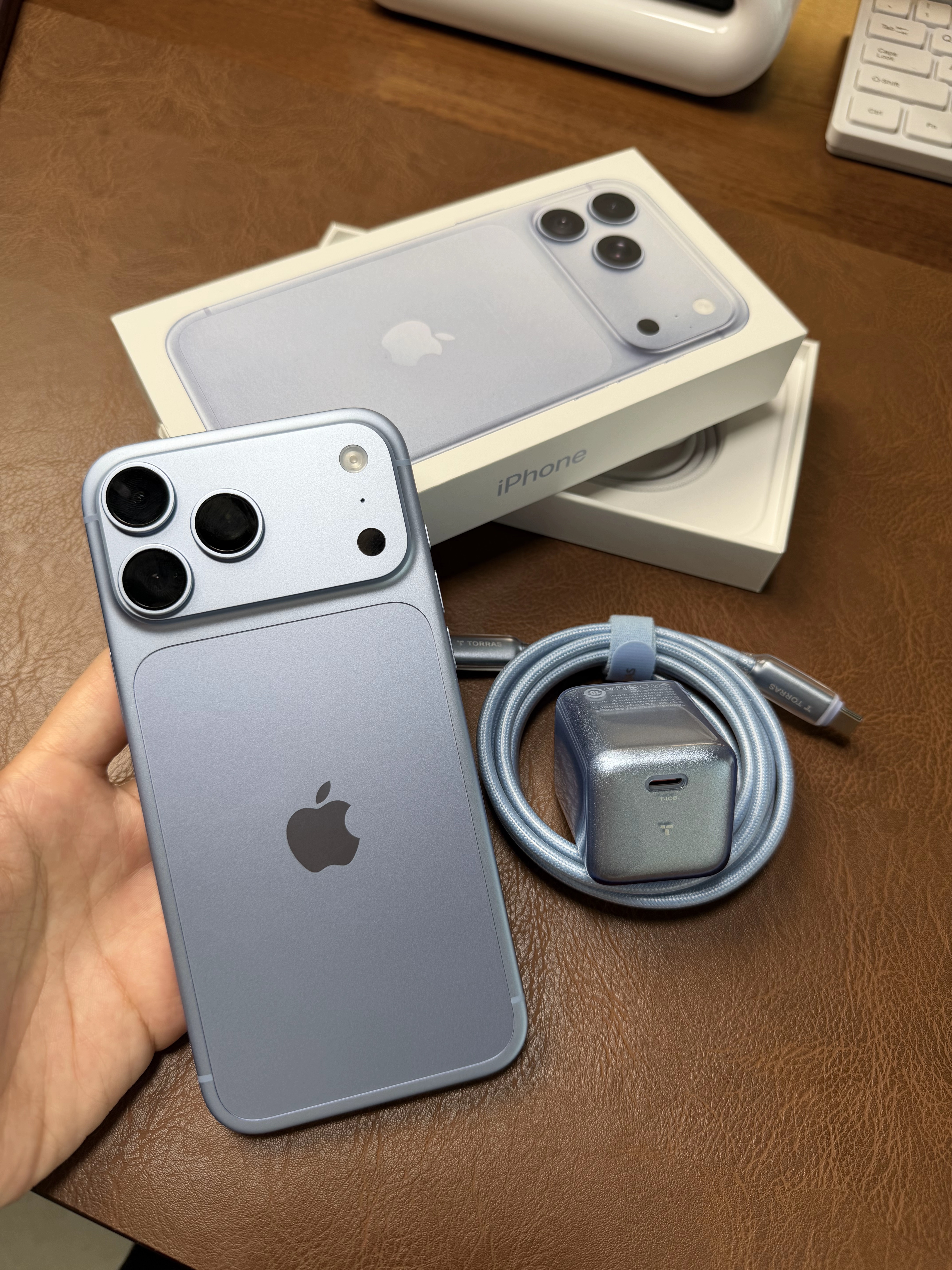 图拉斯小冰块X【苹果AVS协议丨60W满速快充】适用苹果18promax充电器iPhone18Pro充电头新款type-c套装 【冰川蓝】60W单头|适配苹果原装线 【苹果18新机专用】AVS协议丨6 实拍图