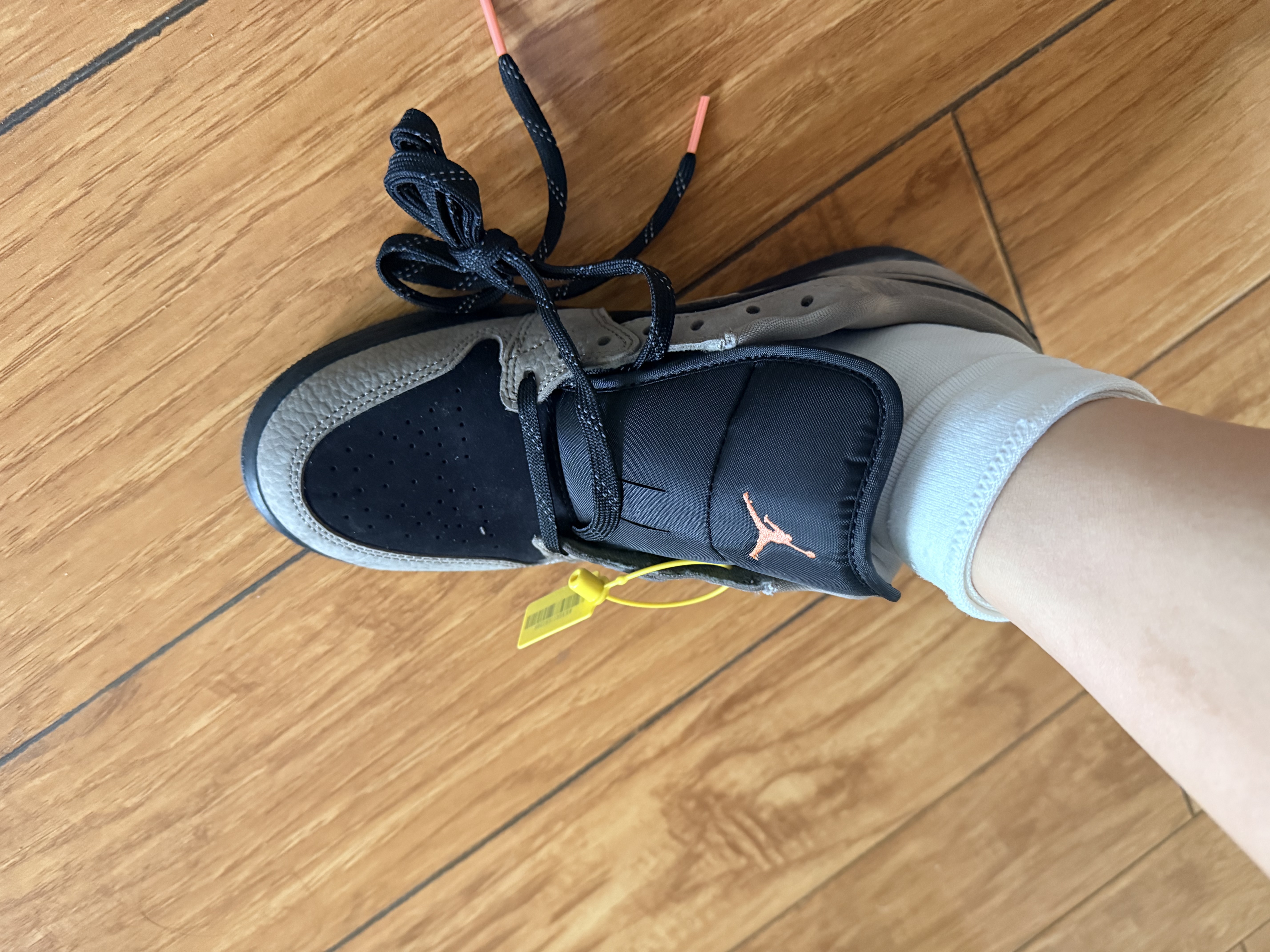 Jordan男休闲鞋乔丹AJ1 AIR JORDAN1摩卡小倒钩运动鞋IB7109-005黑棕42 实拍图
