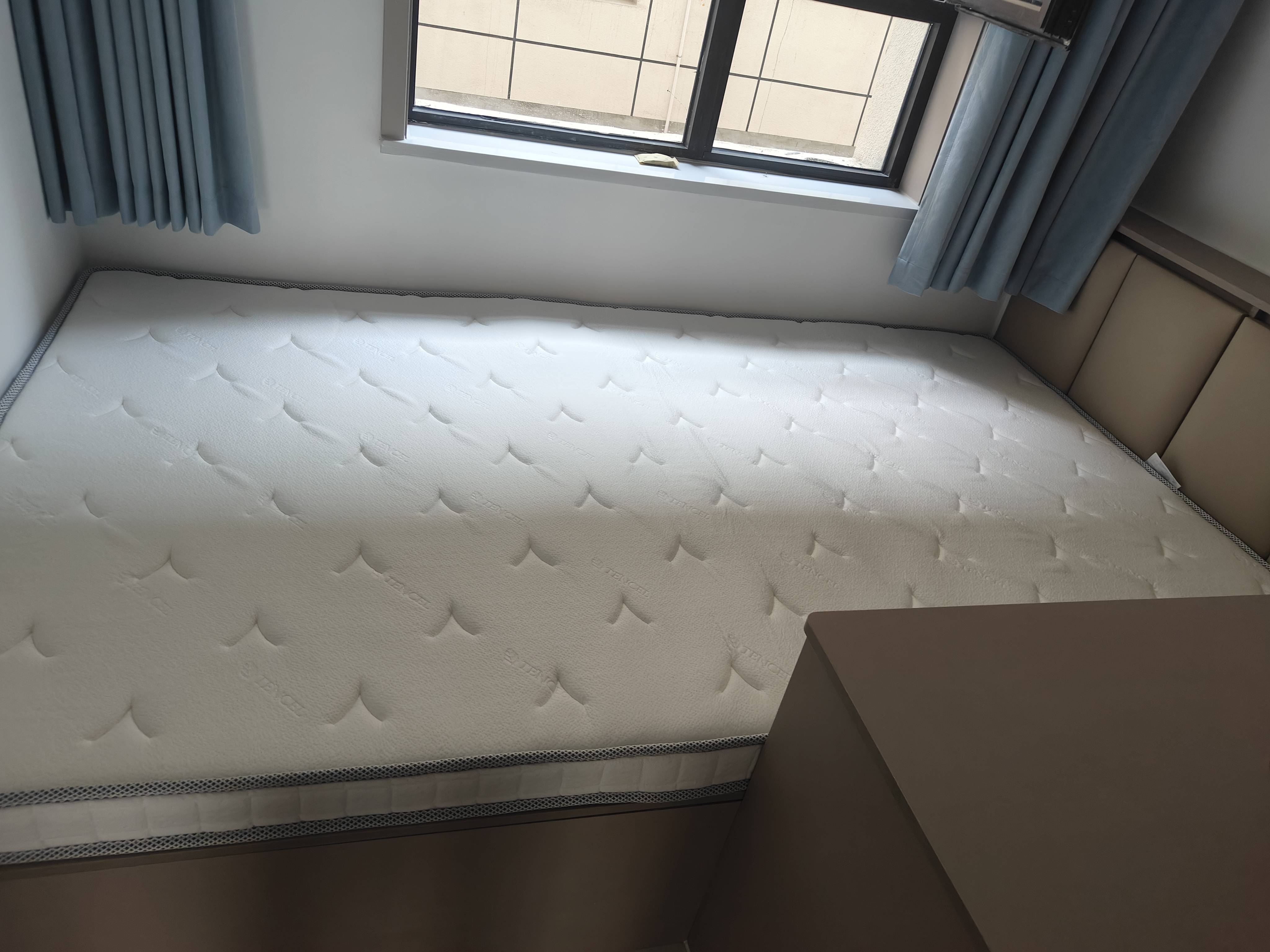 慕思（de RUCCI）薄款榻榻米床垫10cm厚家用卧室乳胶垫子独立弹簧15cm高箱床褥定制 A款【10cm 软硬适中】单面（卷包发货） 1500*2000mm 实拍图