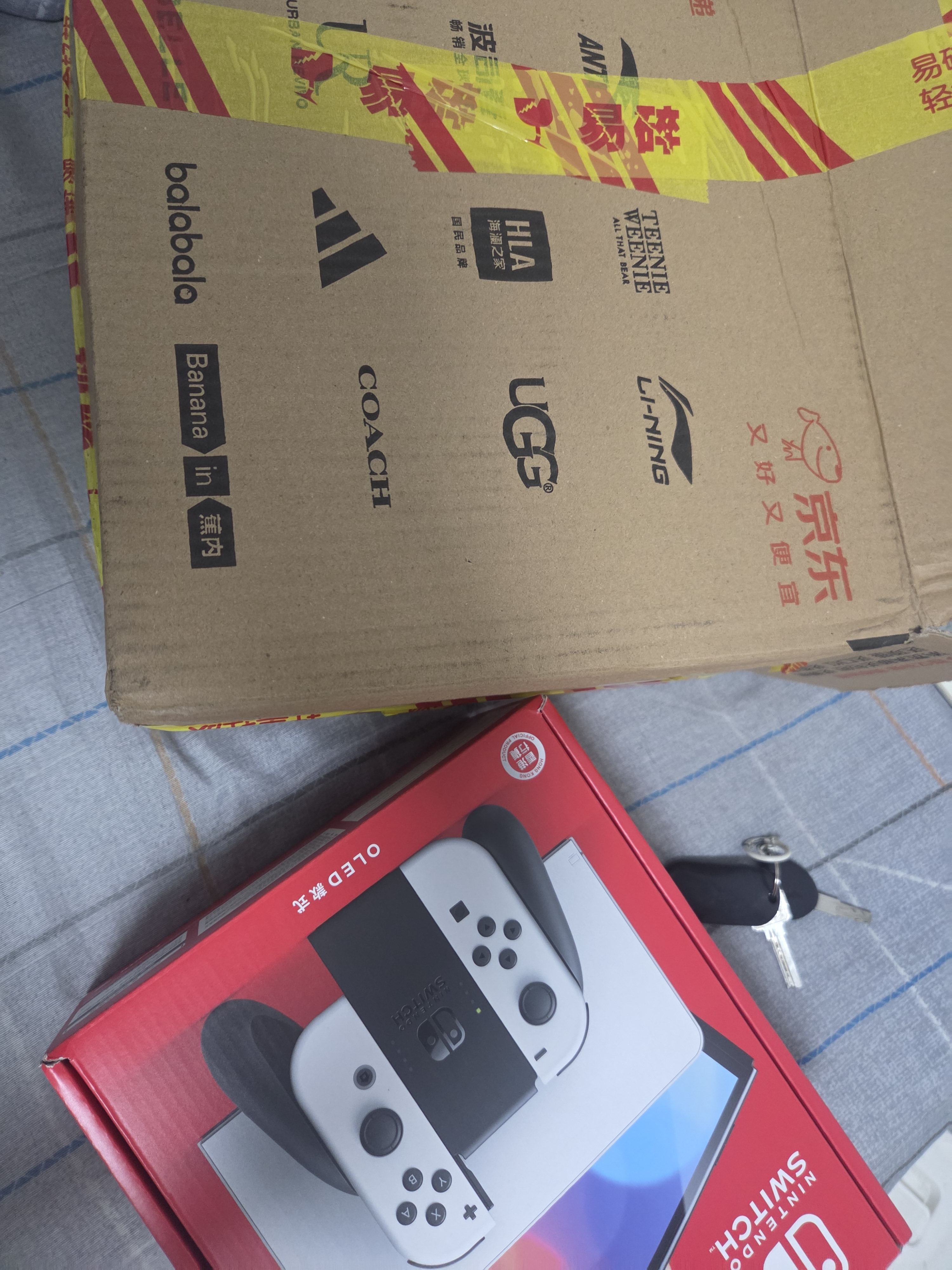 任天堂（Nintendo）【国内保税仓】Switch2/1代 OLED/续航加强日版/港版便携家用ns体感游戏机掌机 港版OLED白色+宝可梦紫 实拍图