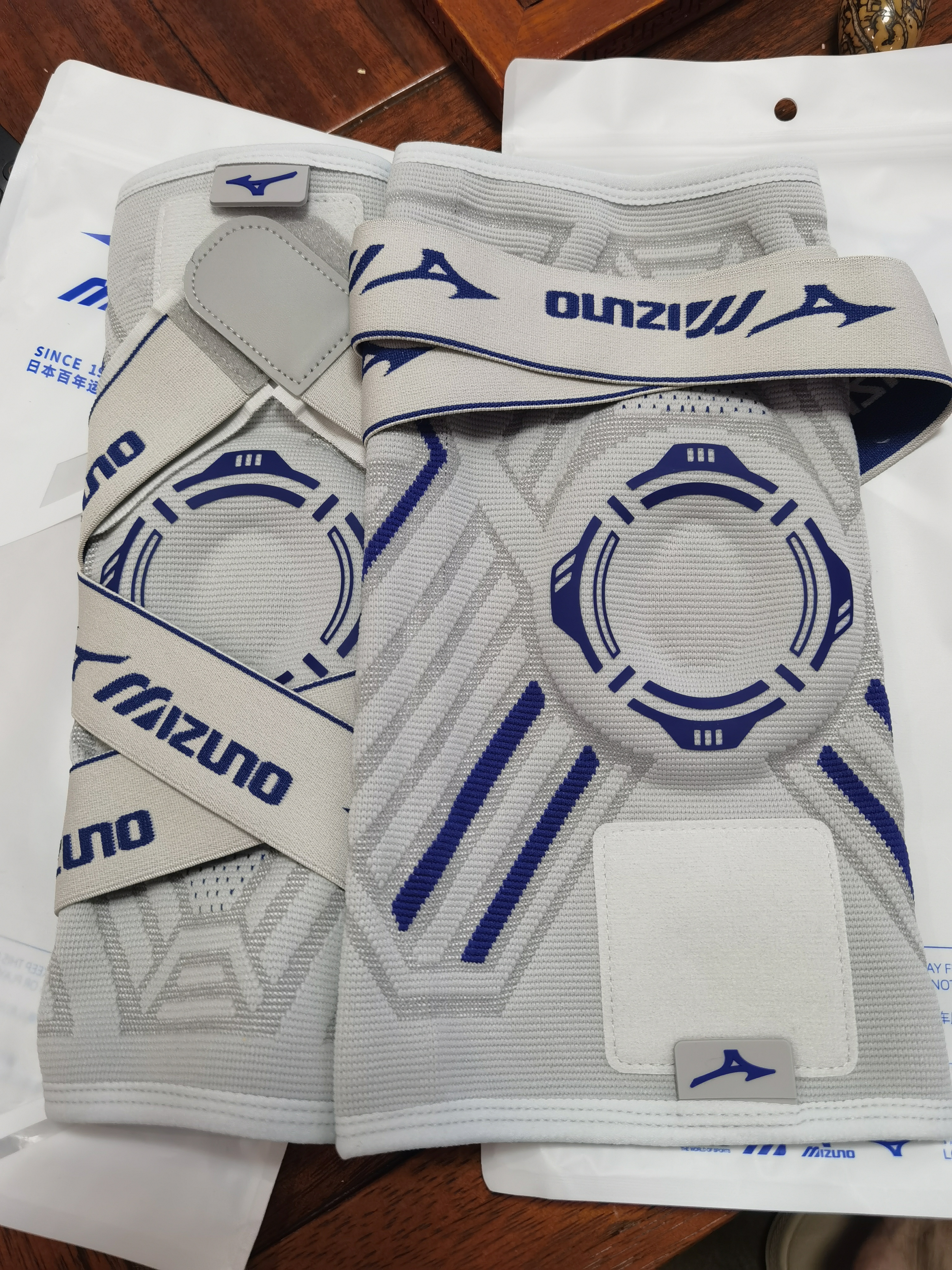 美津浓（MIZUNO）护膝运动跑步篮球羽毛球髌骨半月板支撑固定损伤登山护具男女通用 灰蓝色绑带加压-2只 XL码(膝围41-46cm/适合135-180 ) 实拍图