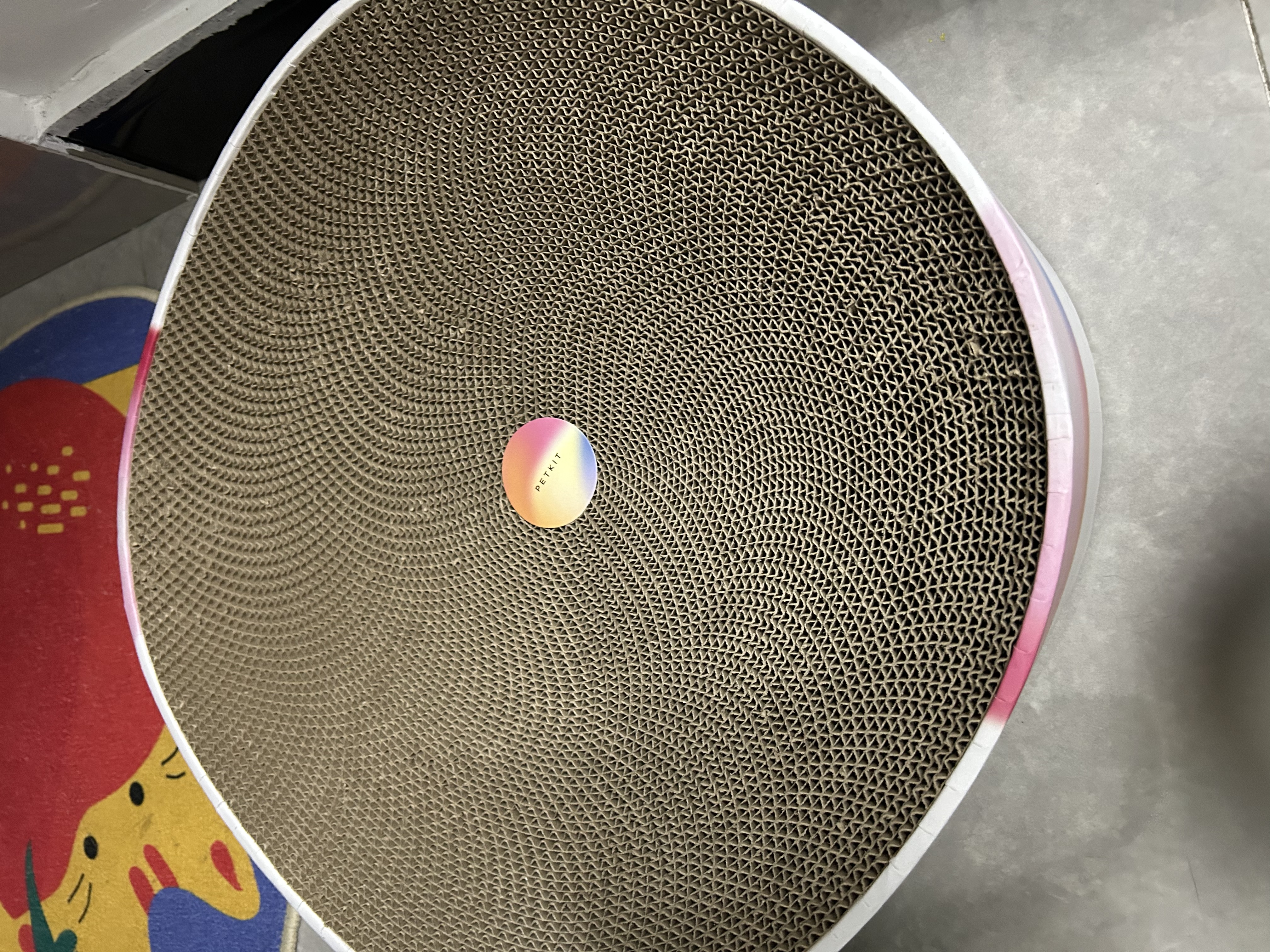 小佩方形猫抓板窝 磨爪器瓦楞纸 猫抓板猫窝一体窝垫猫爪板猫咪玩具 梦幻极光-尺寸：40x40x10cm 实拍图