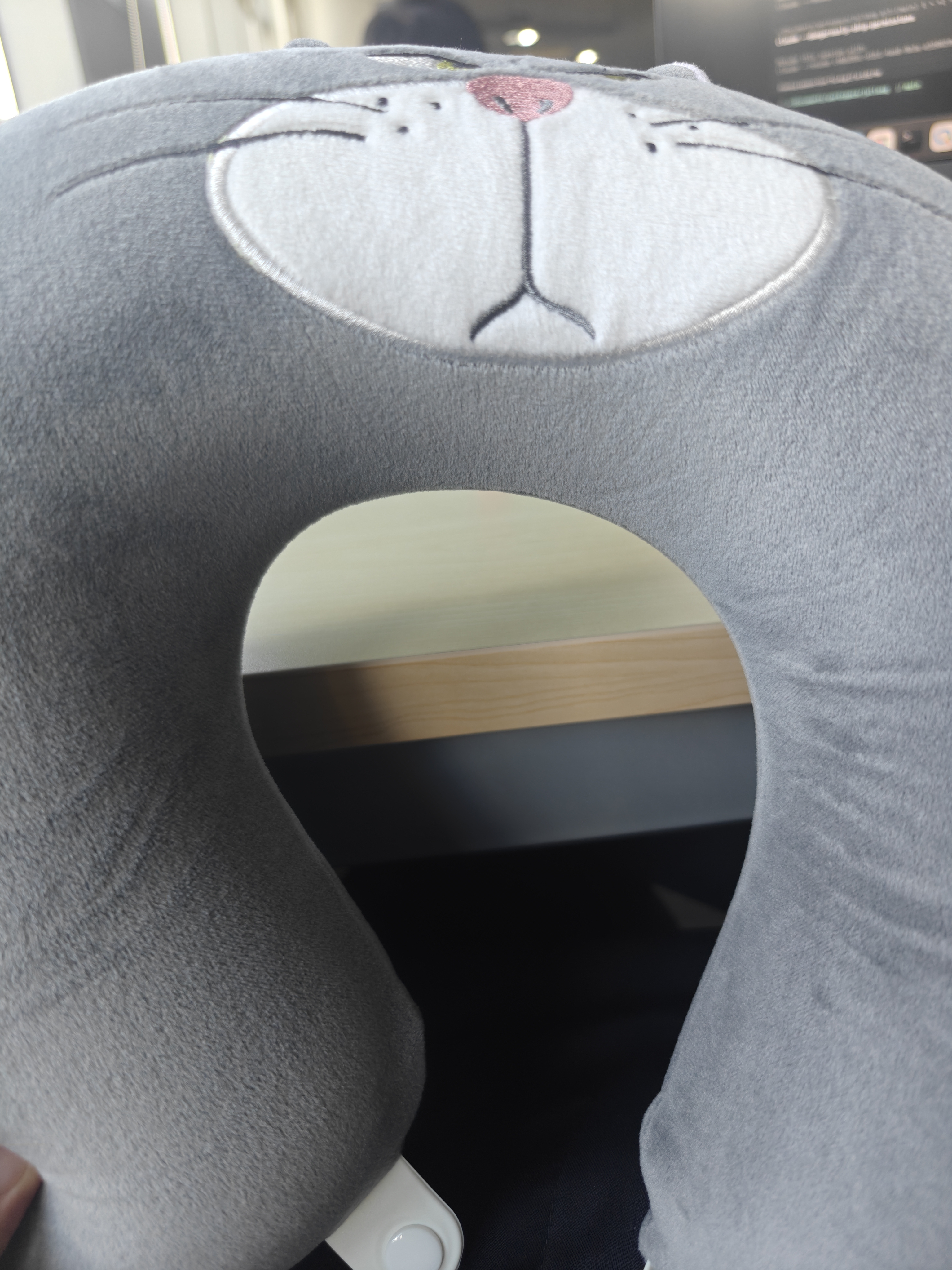 名创优品（MINISO）迪士尼猫咪系列路西法记忆棉U型枕午睡枕旅行教室办公室靠枕礼物 实拍图
