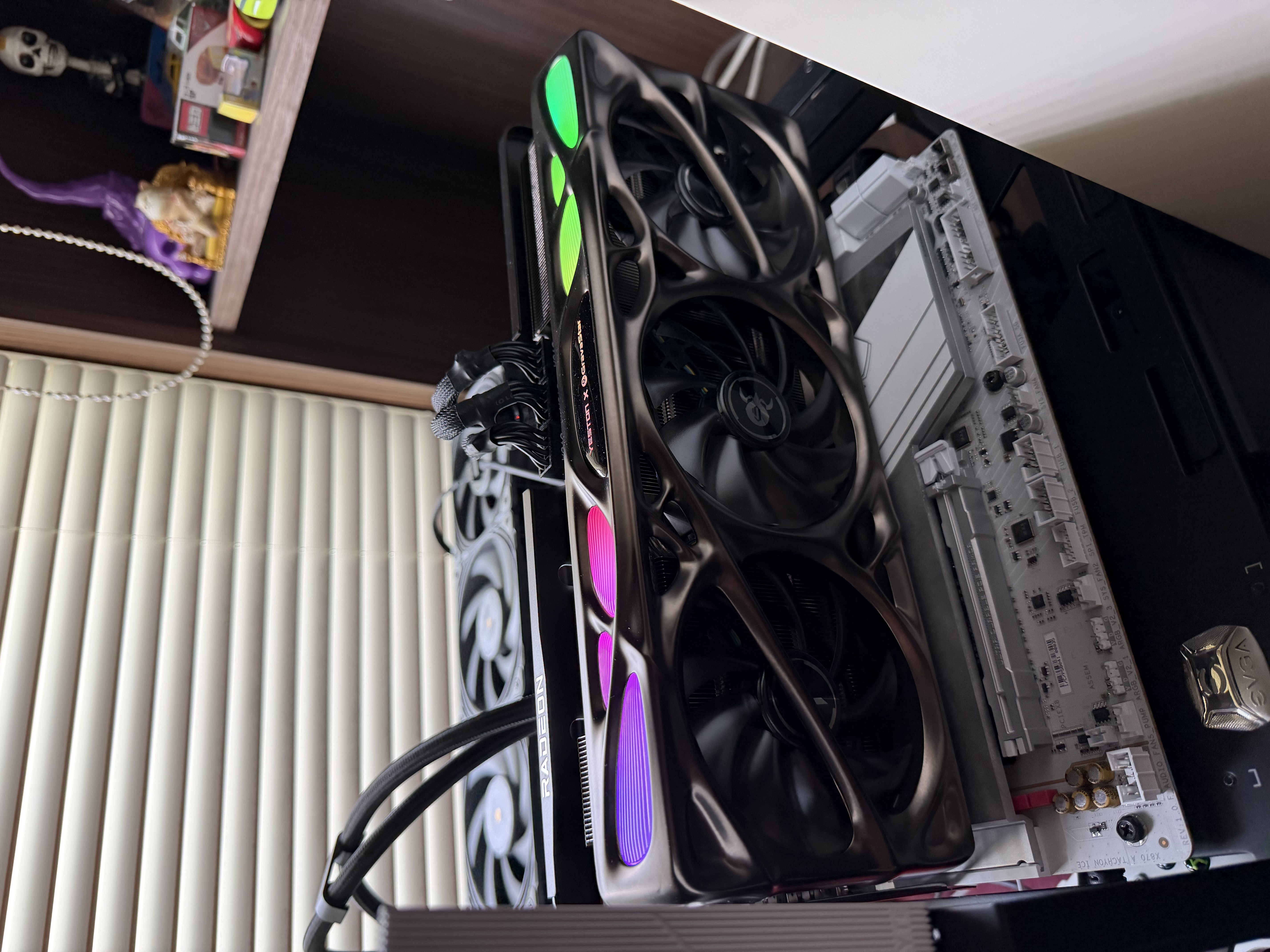 盈通（yeston）AMD RADEON RX 9070 XT 16G 重力星球联名 破茧Mercury Nova OC 直播AI设计OpenClaw游戏独立显卡 实拍图