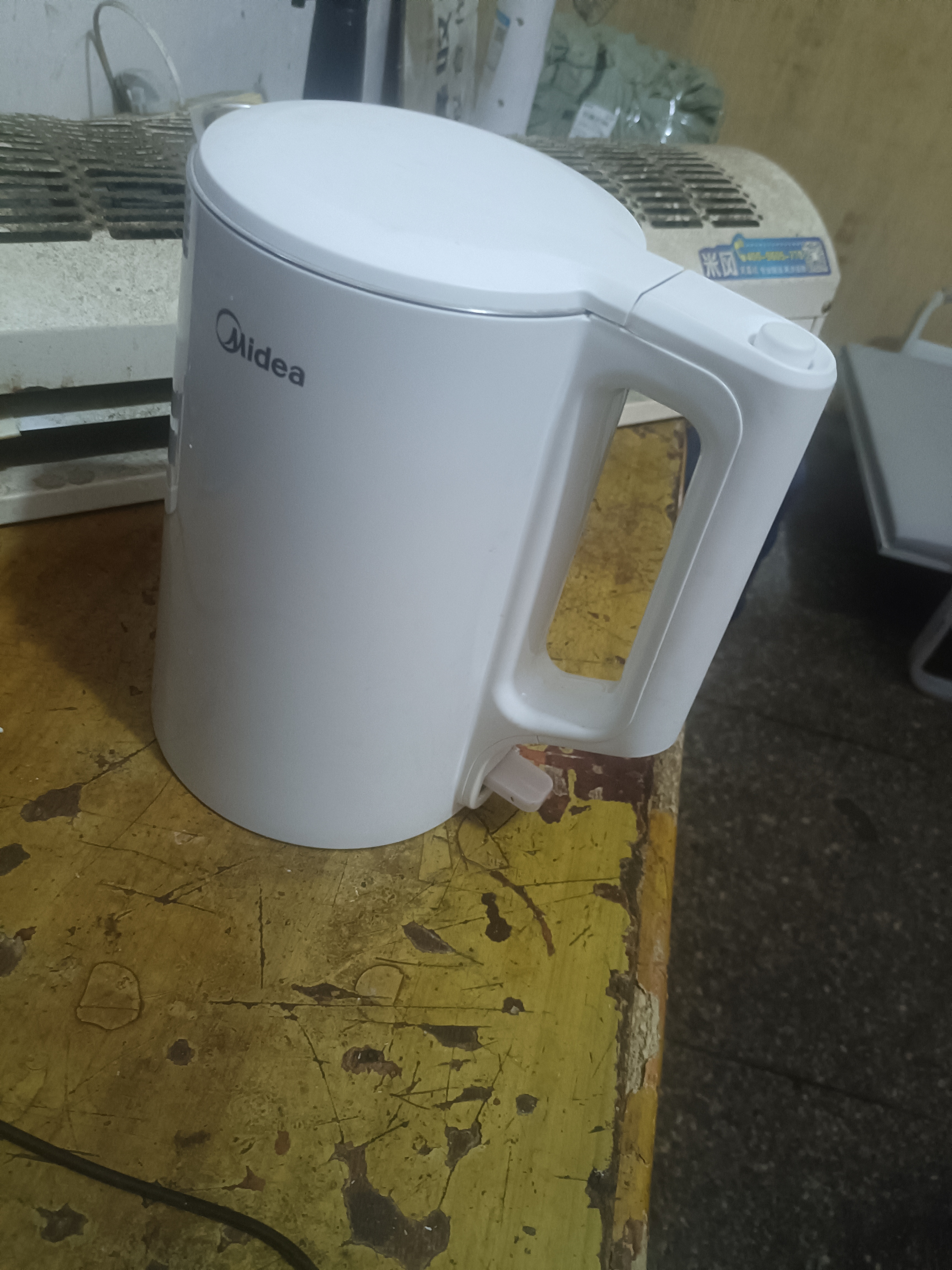 美的（Midea）电热水壶食品级304不锈钢自动断电双层防烫全钢无缝1.5L容量 MK-HJ1566 实拍图