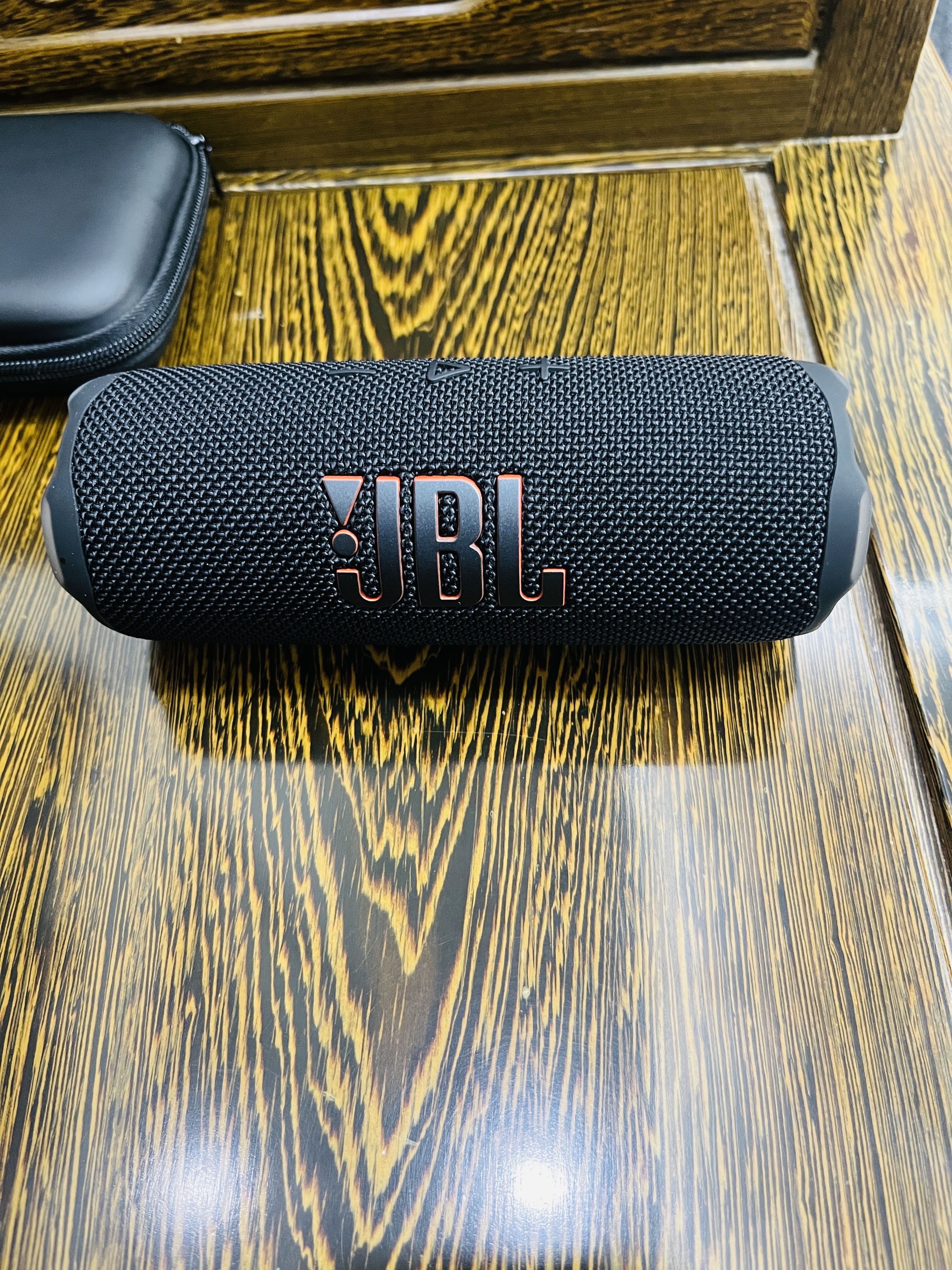 JBL FLIP7 音乐万花筒七代 便携式蓝牙音箱 防水防尘音响 运动出行 多台串联 中秋礼物推荐 深空黑 实拍图