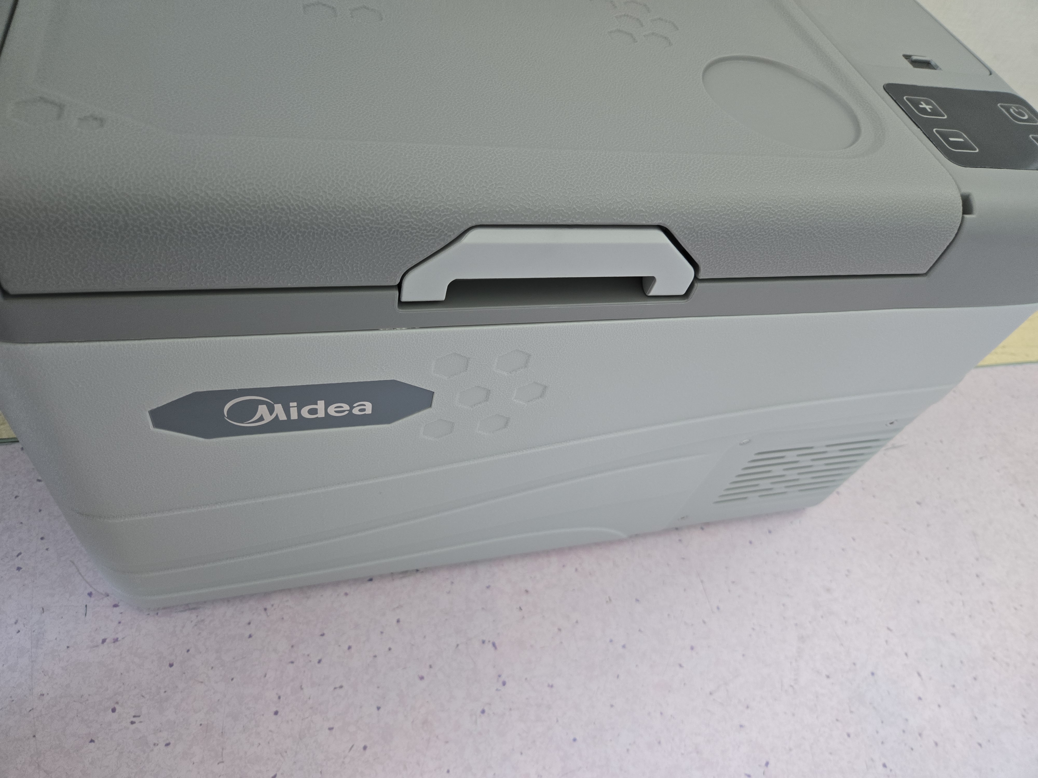 美的（Midea）车载冰箱压缩机21L车家两用小型汽车宿舍快速制冷冰箱CL-21SM 实拍图