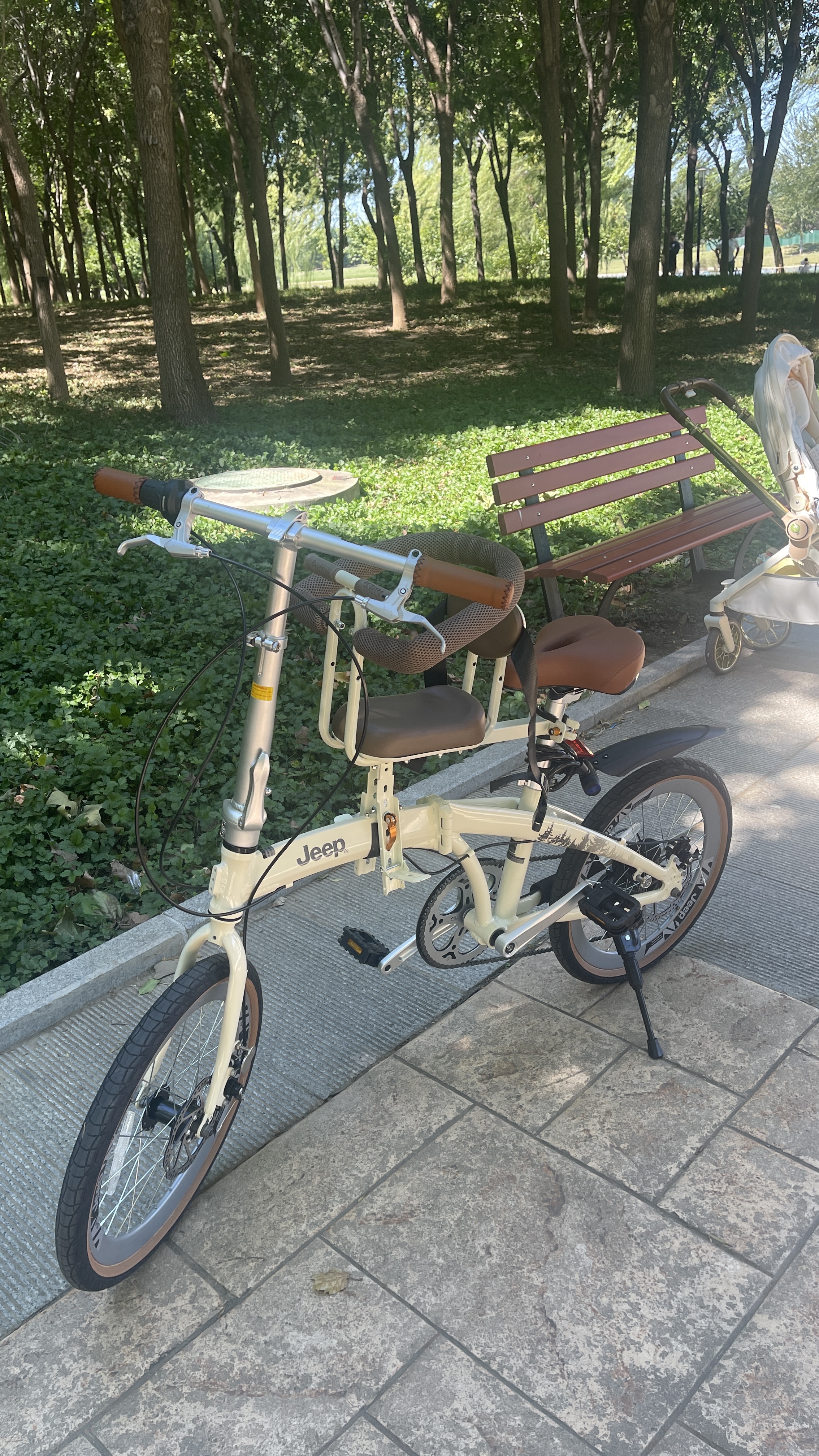 JEEP吉普折叠自行车带娃母子车20寸男女城市通勤折叠车亲子车-爱L200 胡椒白【车+安全座椅】时尚款-铝合金车架 20寸（建议身高145-185CM） 7速 实拍图