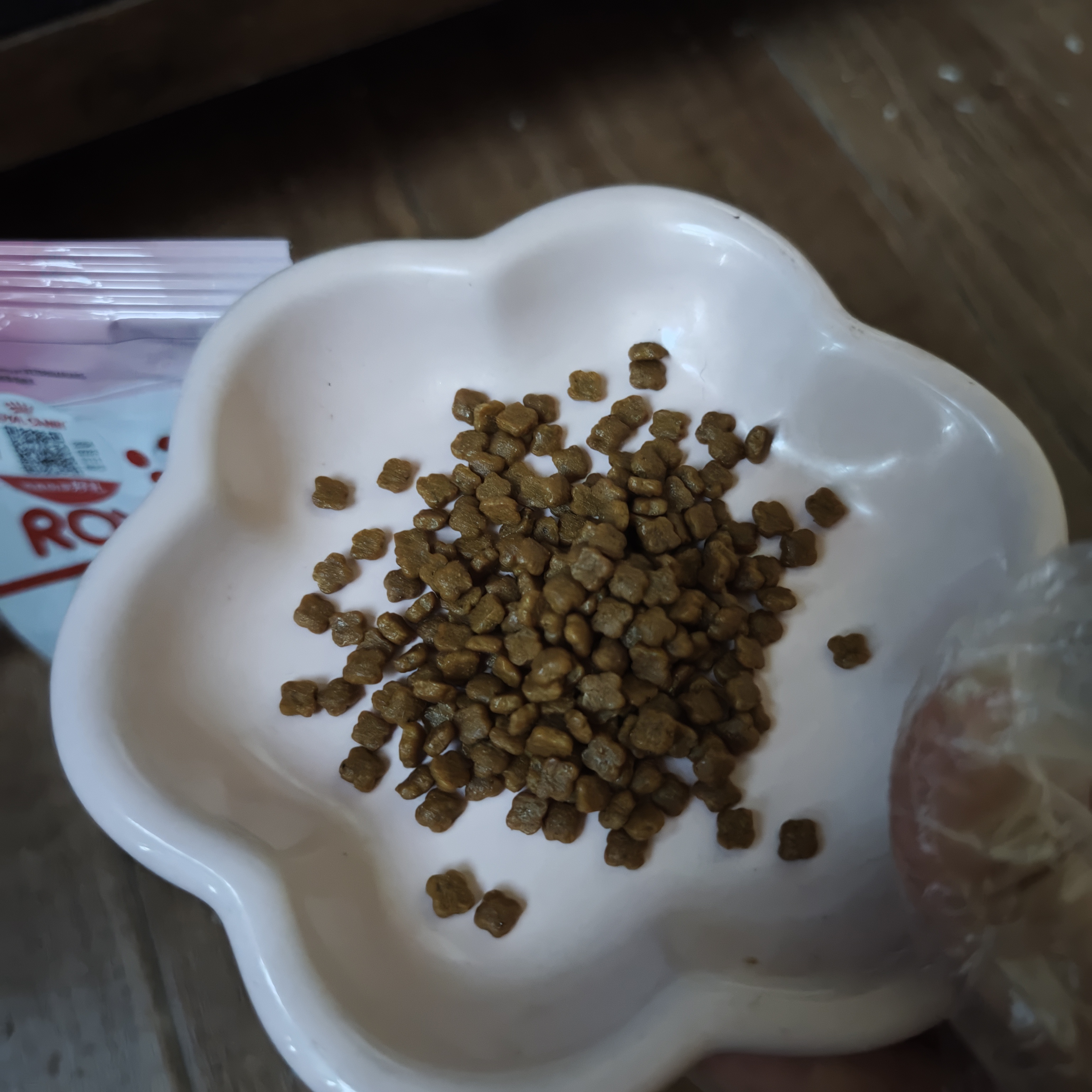 皇家猫粮 幼猫奶糕 幼猫猫粮 BK34 通用粮 1-4月 400g 实拍图