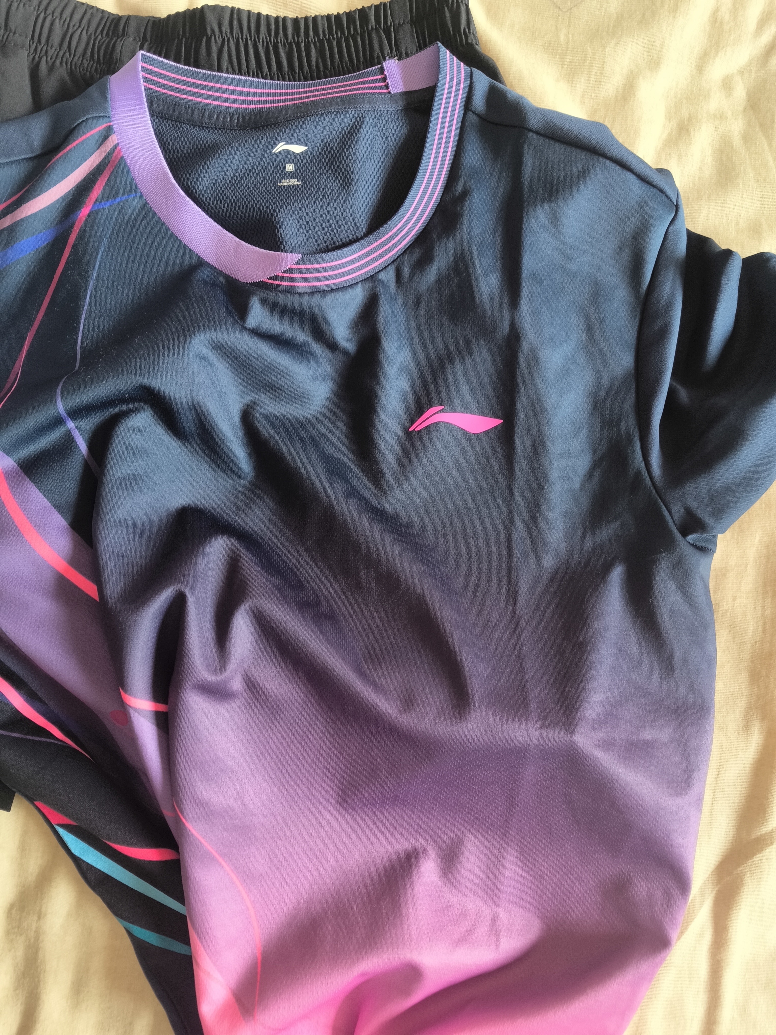 李宁（LI-NING）26新款乒乓球服短袖t恤比赛运动训练套装速干吸汗透气男女同款 黑粉【套装】中性款 AAYV115 XL 实拍图